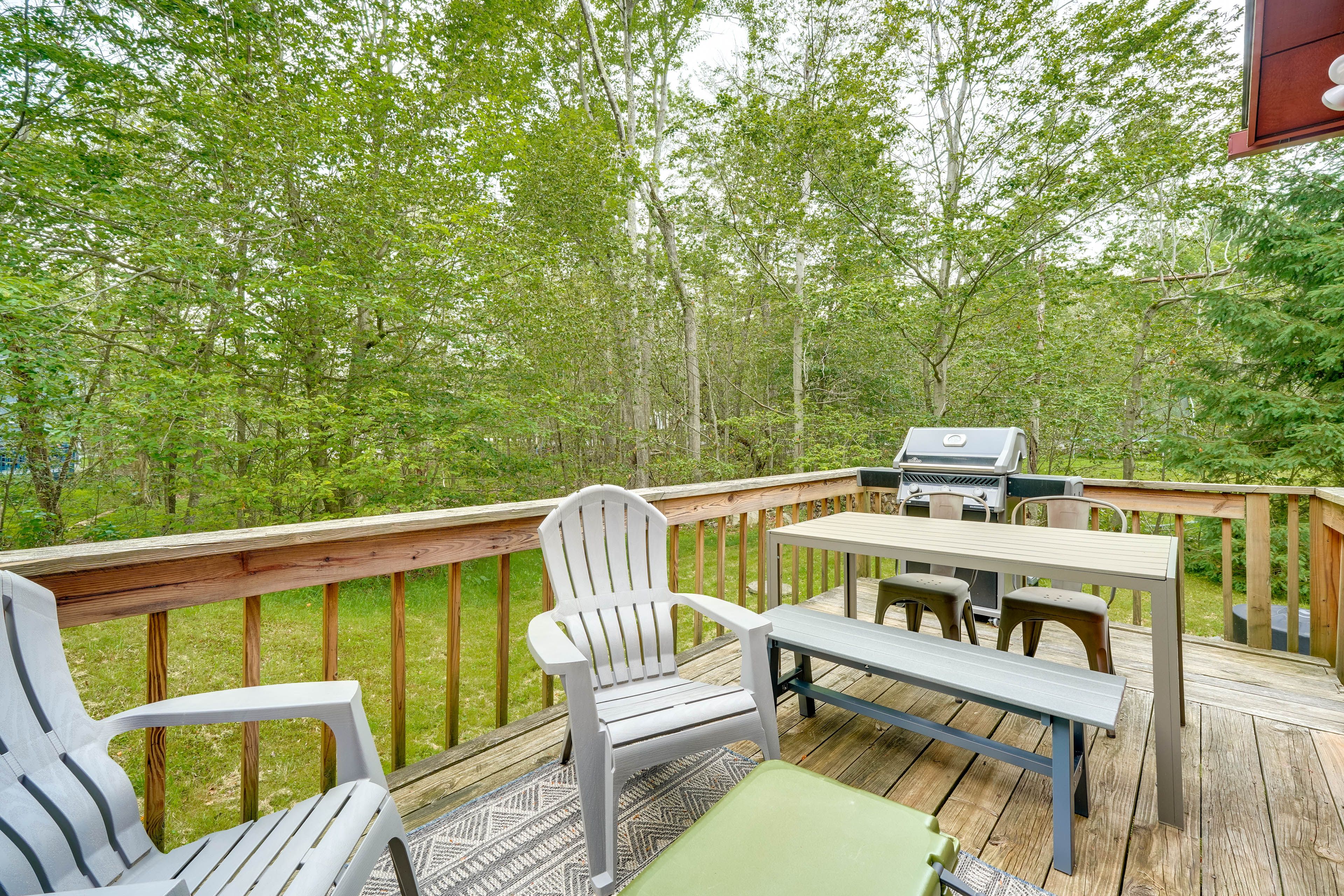 Private Deck | Gas Grill | Outdoor Dining Area