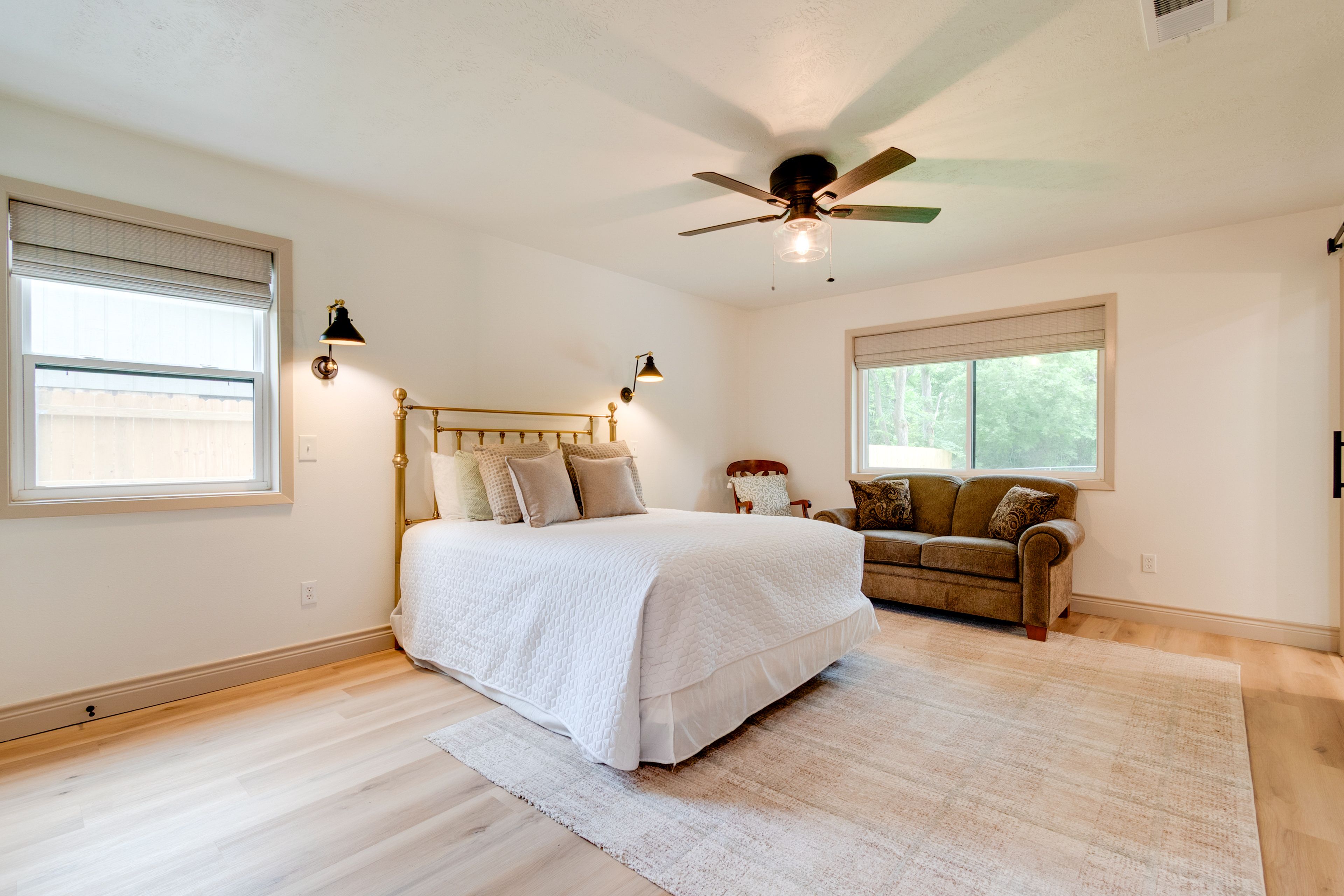 Bedroom 1 | Queen Bed | En-Suite Bathroom