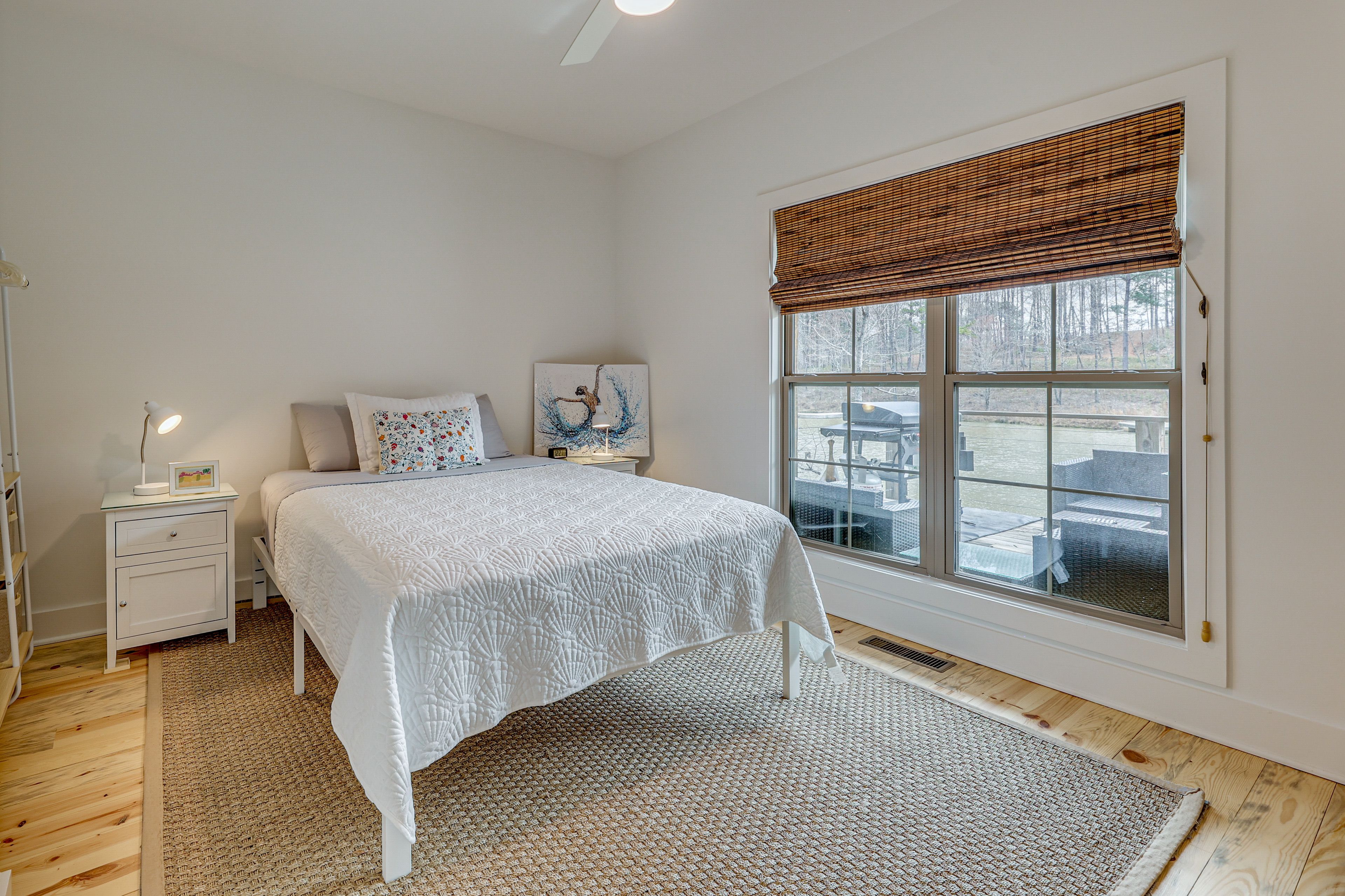 Bedroom 2 | Queen Bed