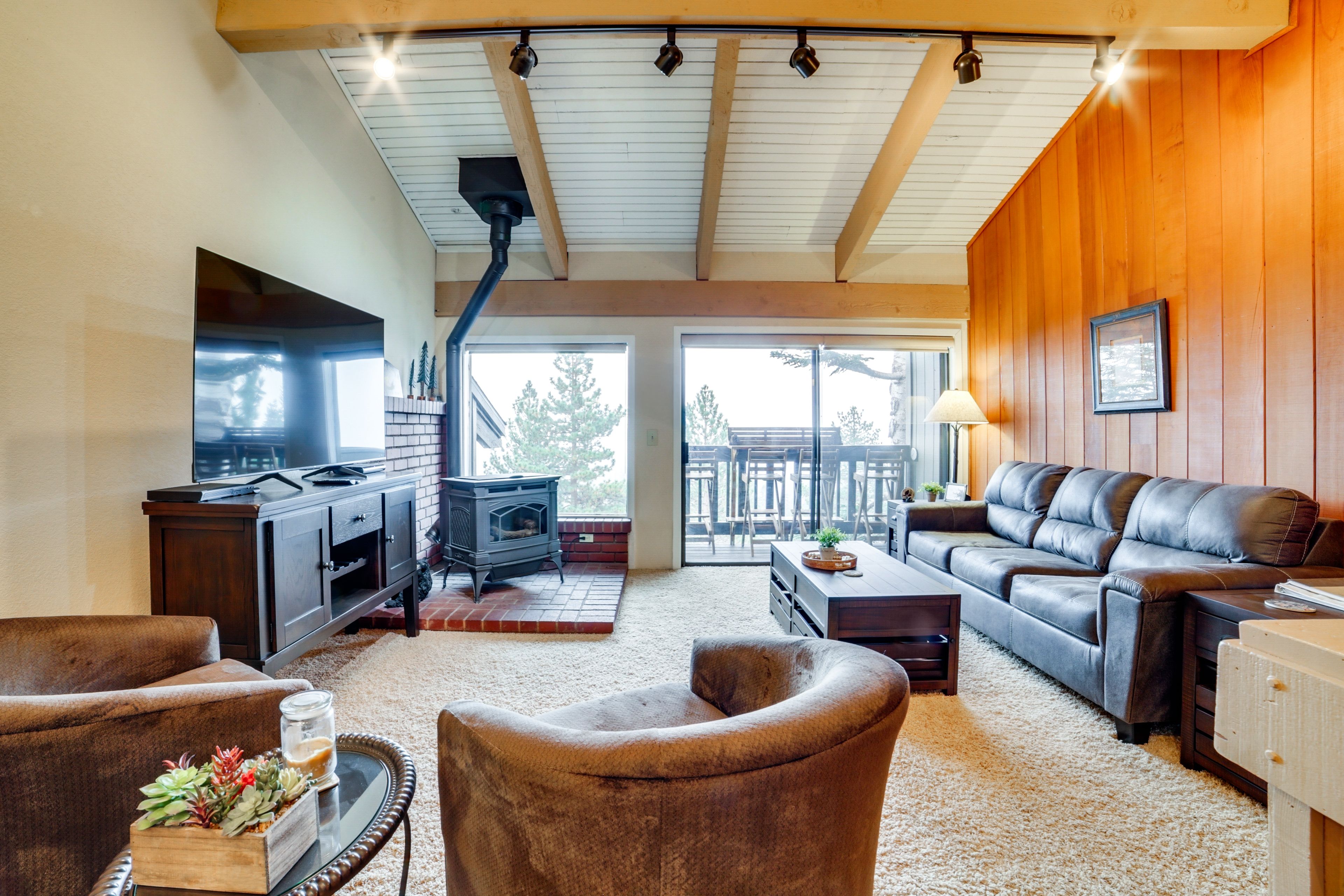Mammoth Lakes Vacation Rental | 2BR | 2BA | Stairs Required | 1,064 Sq Ft