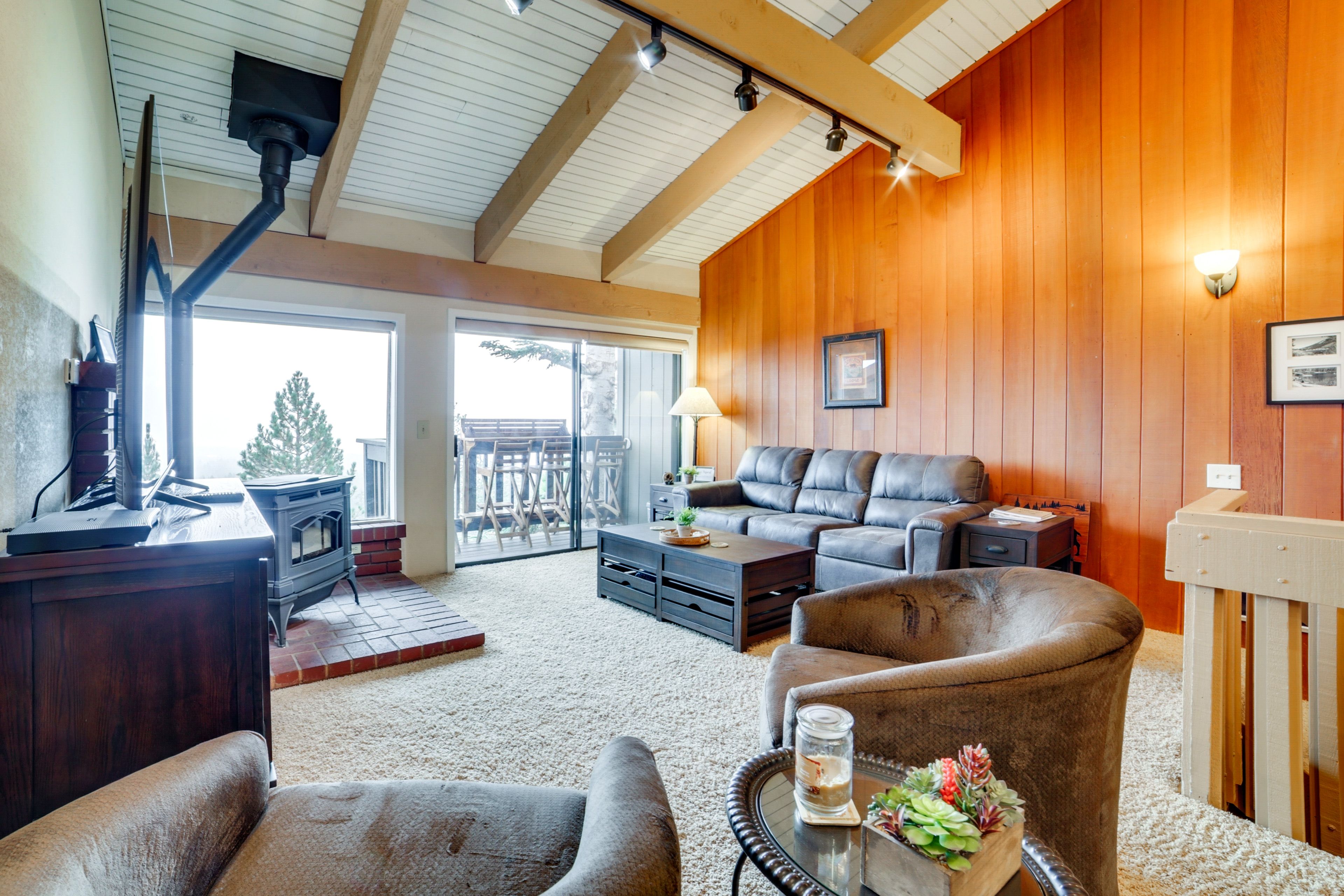 Living Room | Main Level | Queen Sleeper Sofa | Electric Heating