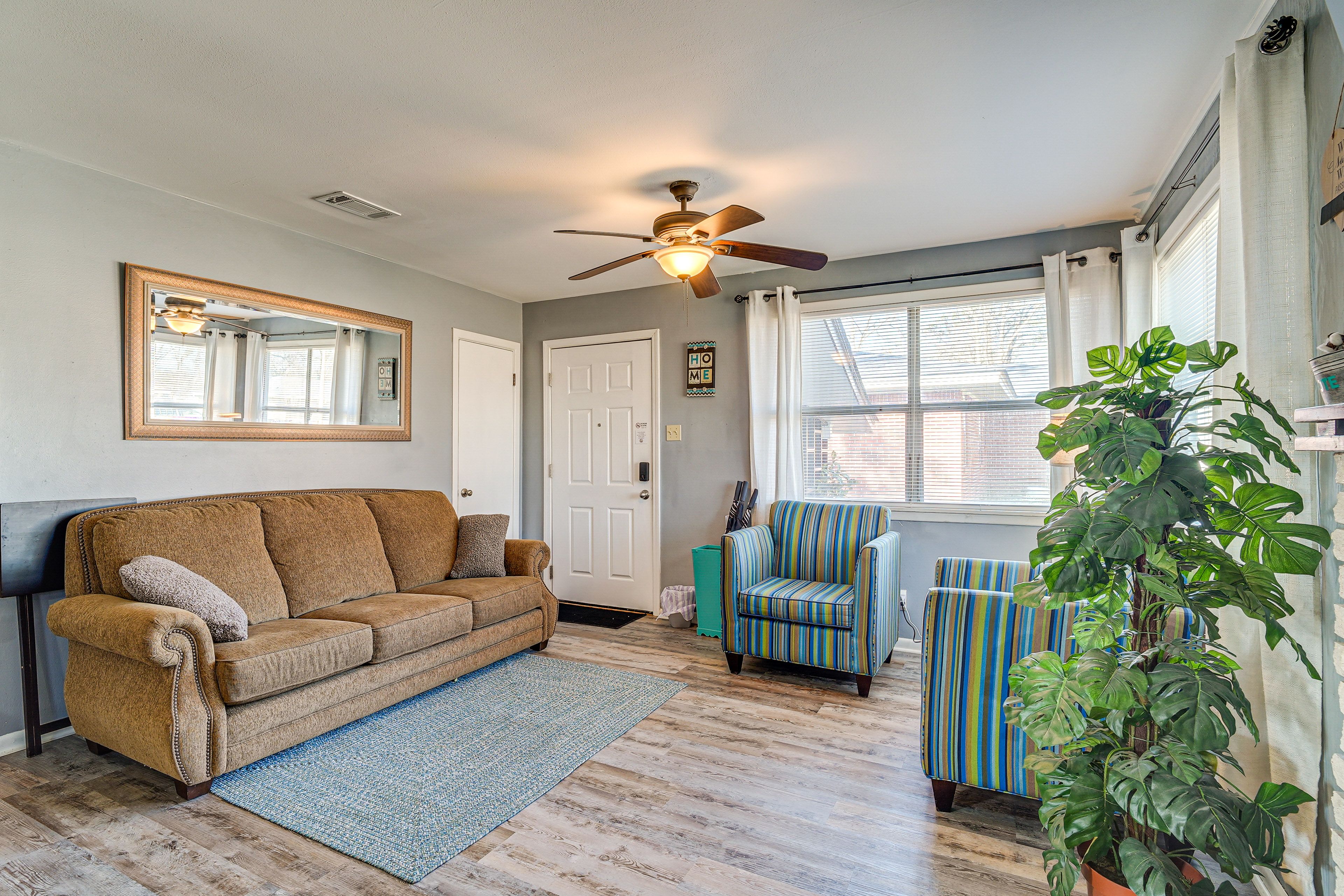Living Room | 65” Smart TV | Free WiFi | Central A/C & Heating