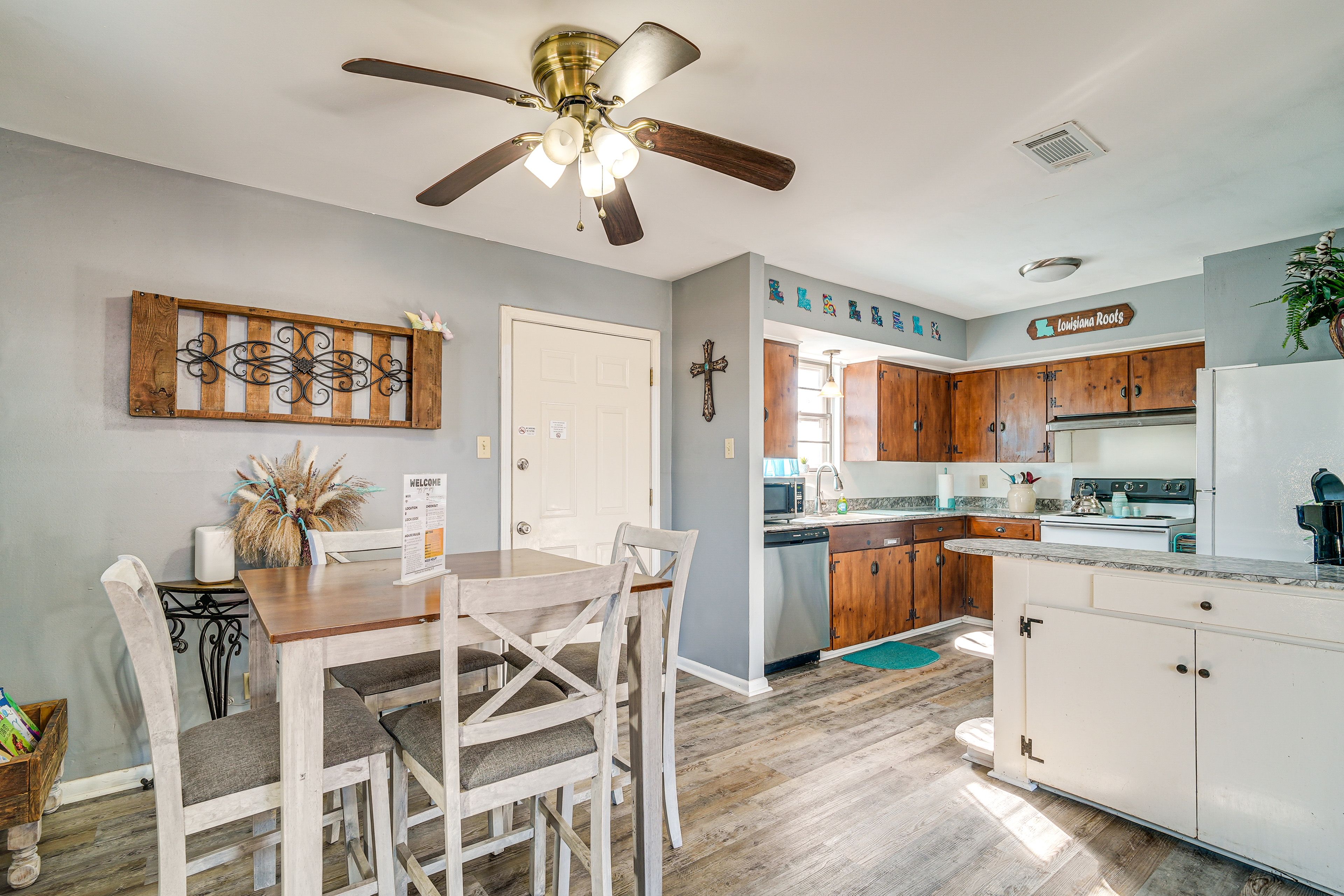 Dining Area & Kitchen | Single-Serve Coffee Maker | Toaster | Blender