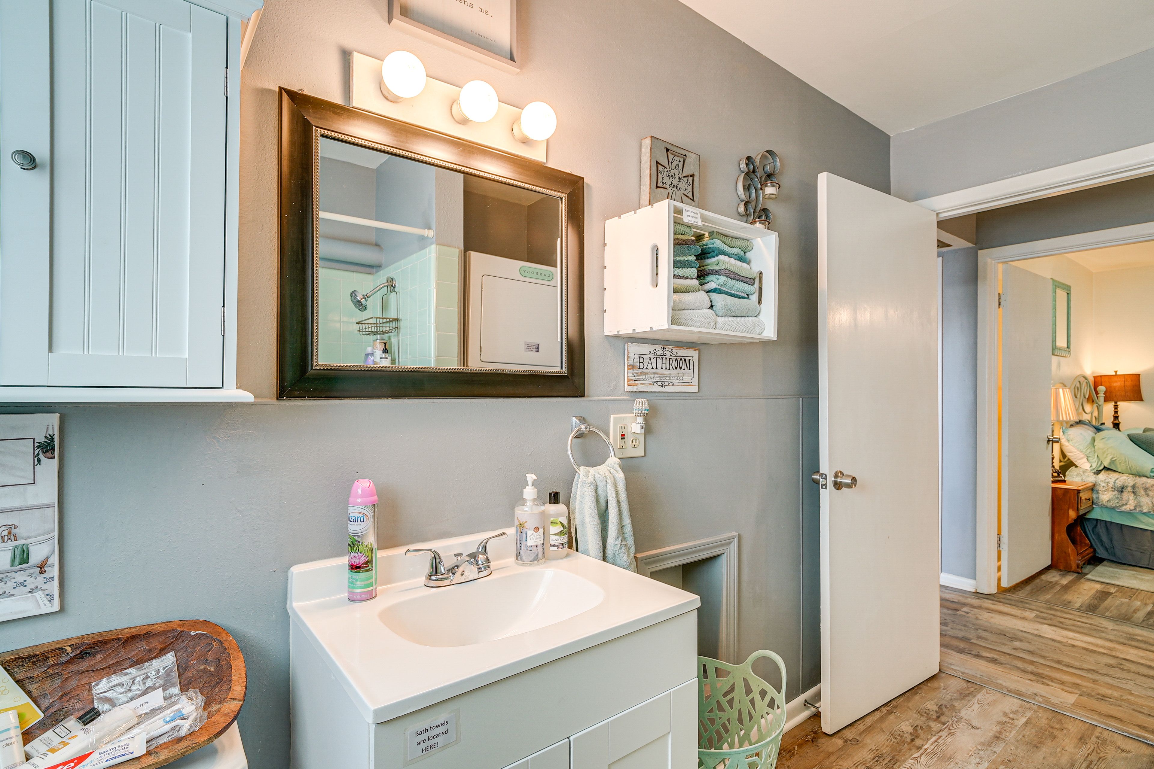 Full Bathroom | Washer & Dryer