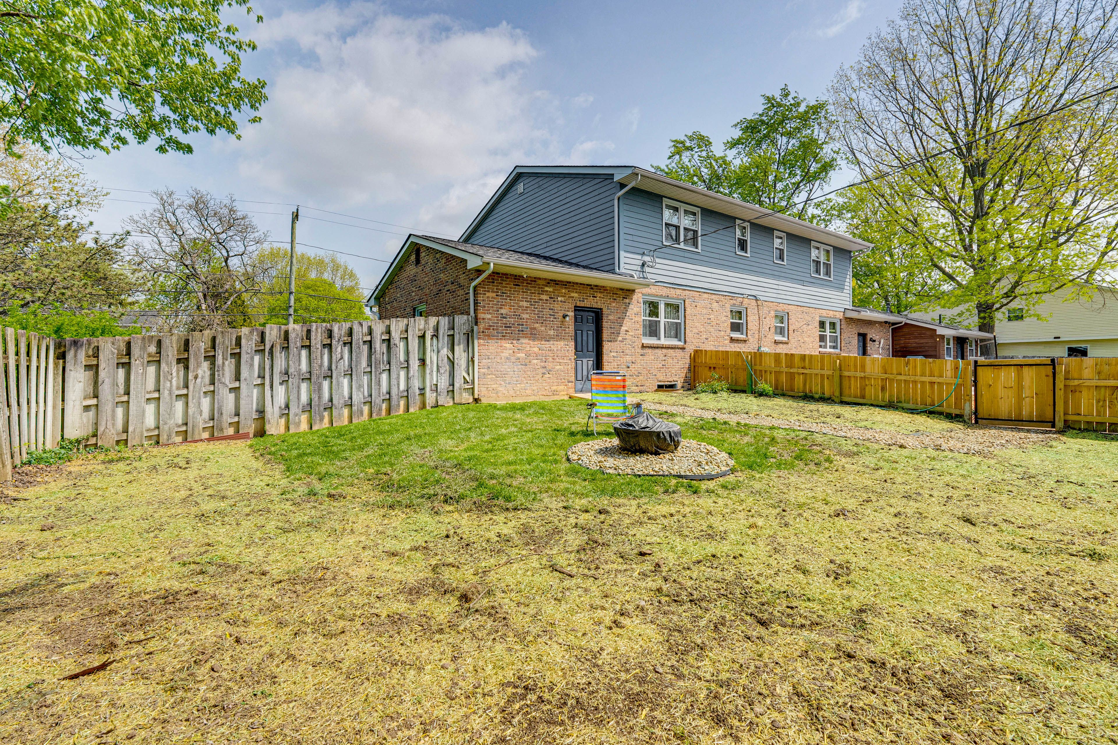 Fenced Backyard | Fire Pit | 2-Story Townhome