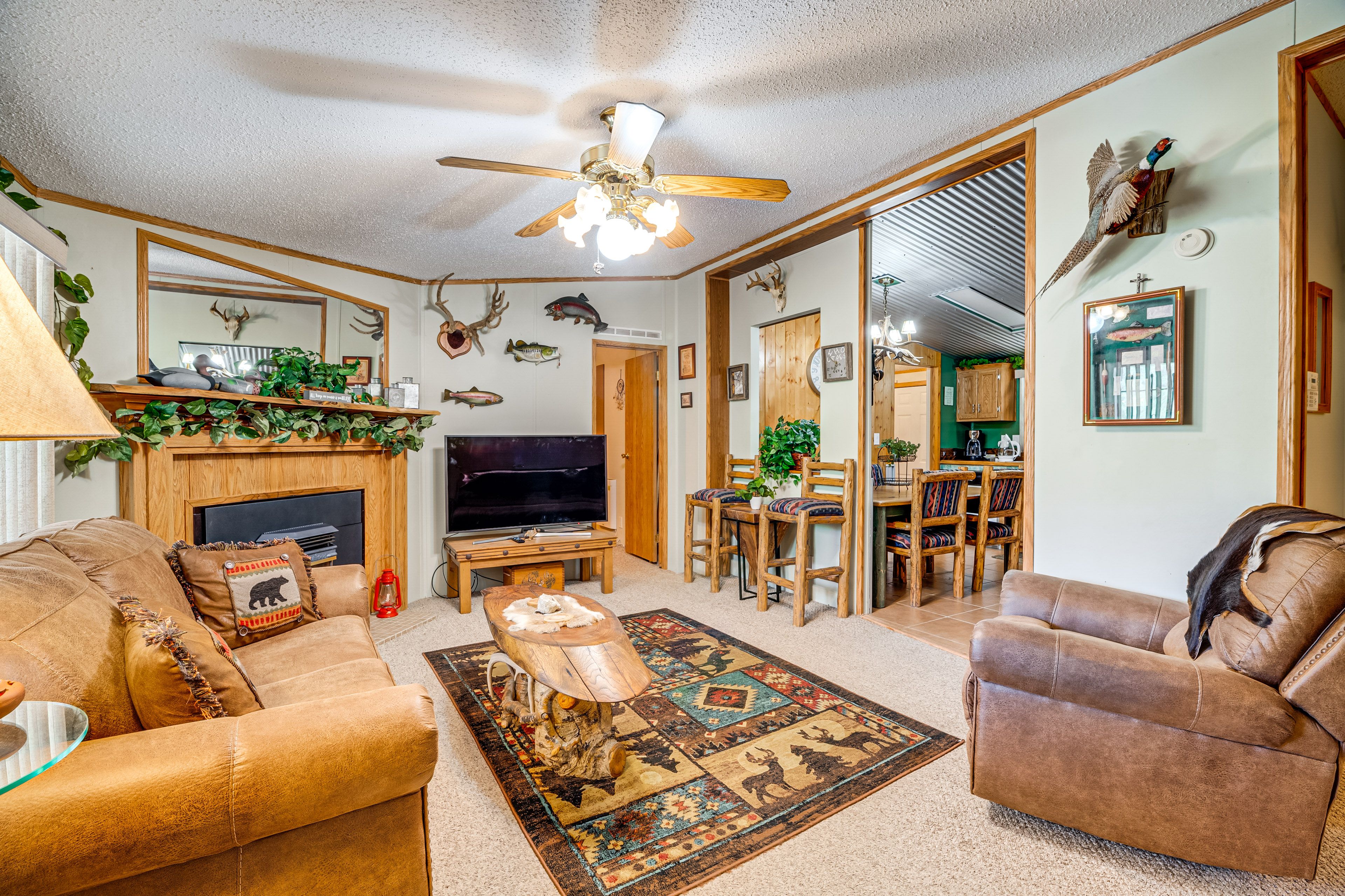Living Room | Flat-Screen TV | Fireplace | Free WiFi