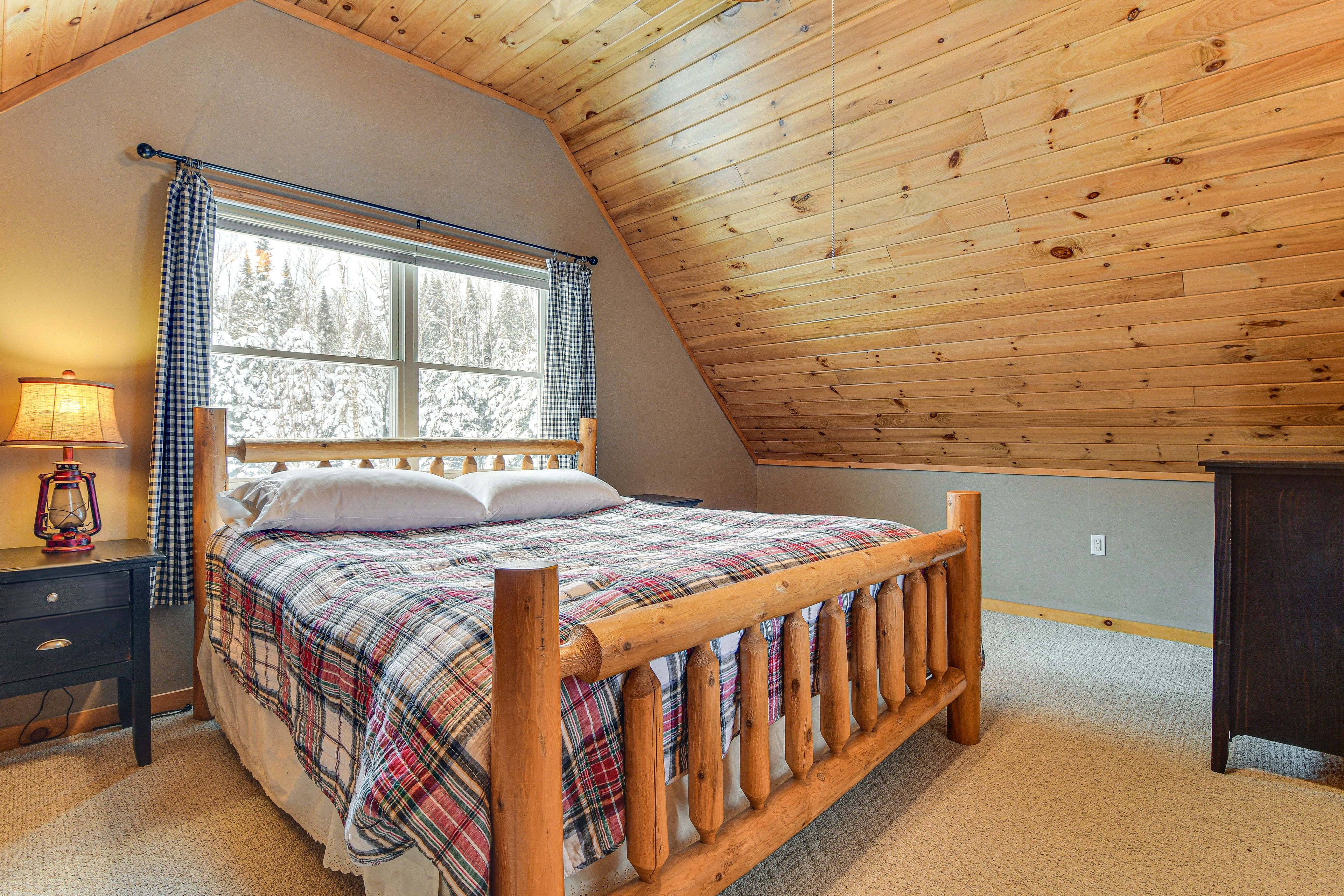 Bedroom 1 | King Bed | Top Floor