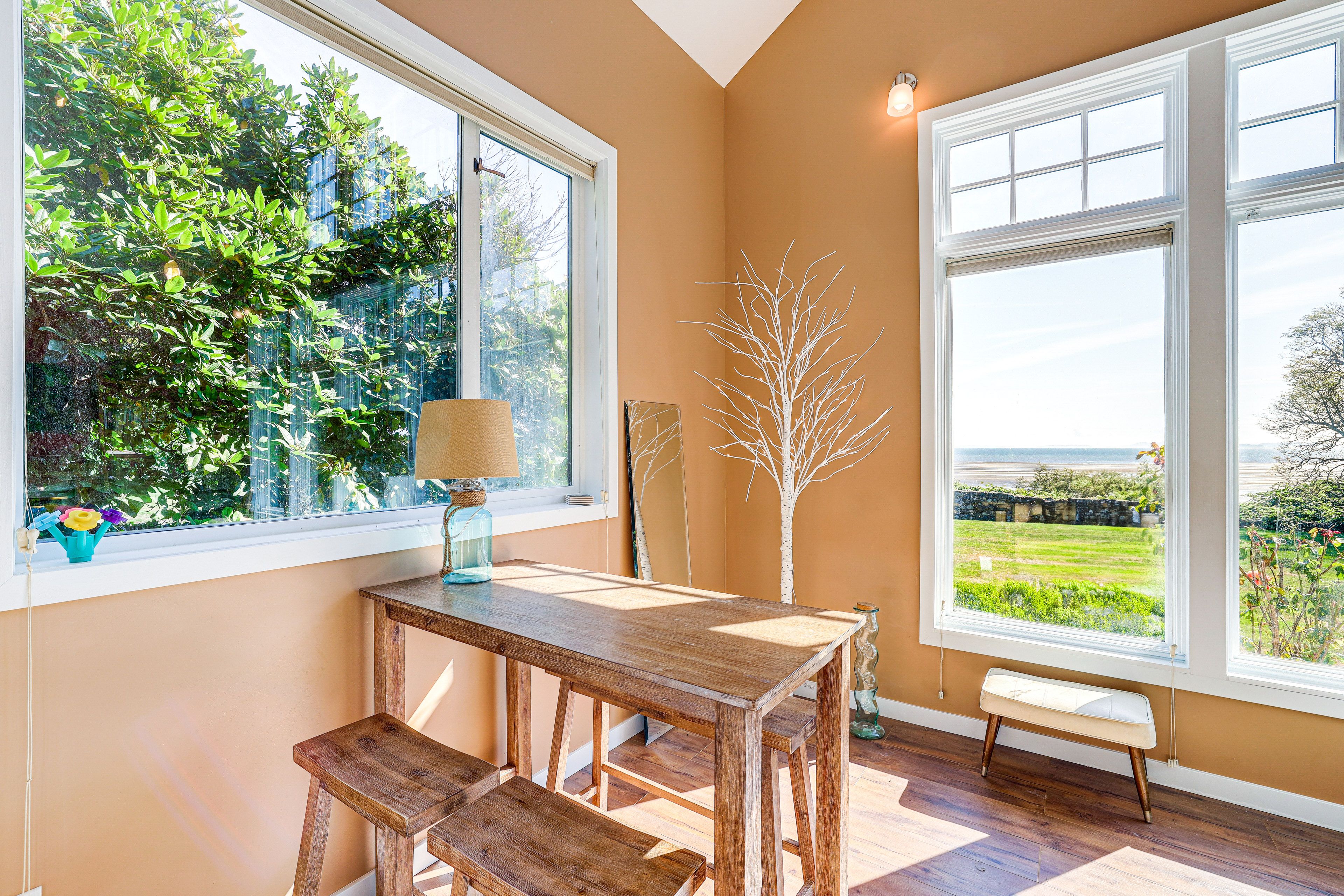 Dining Area | Dishware & Flatware Provided | Main Floor