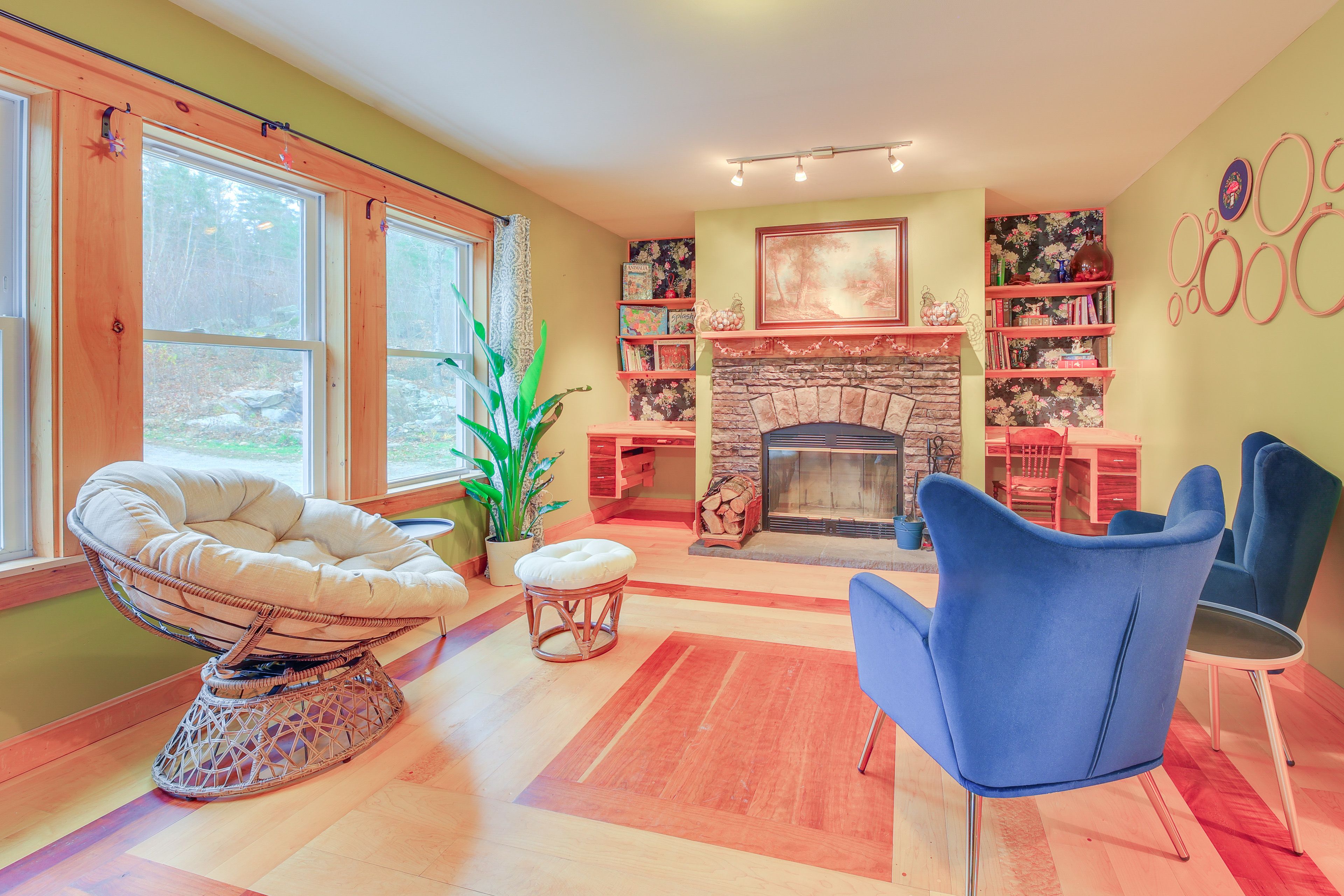 Living Room | Fireplace | Free WiFi | Single-Story Home