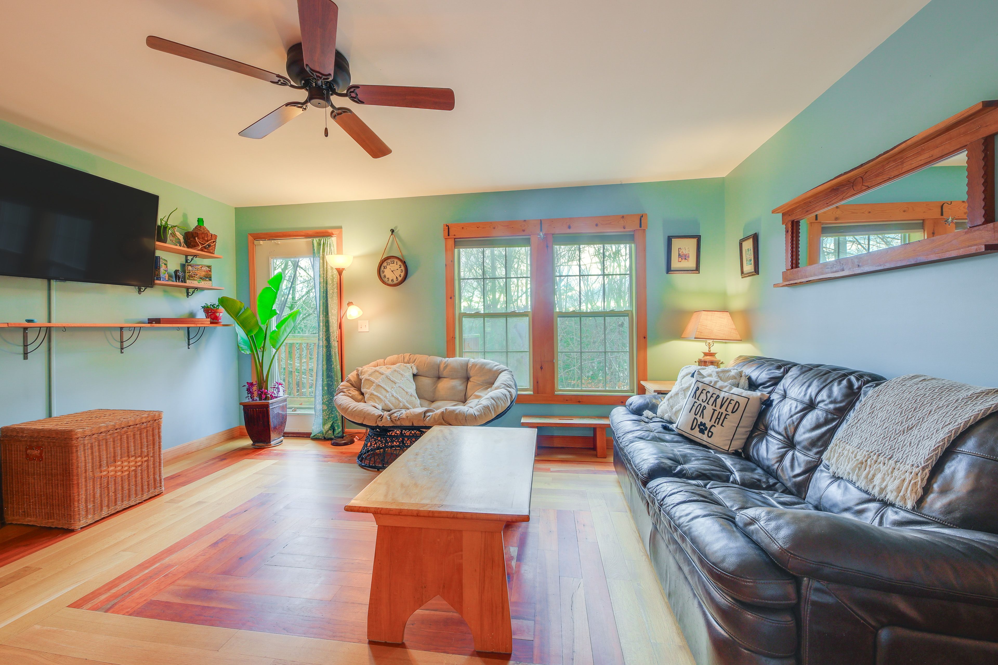 Living Room | Smart TV
