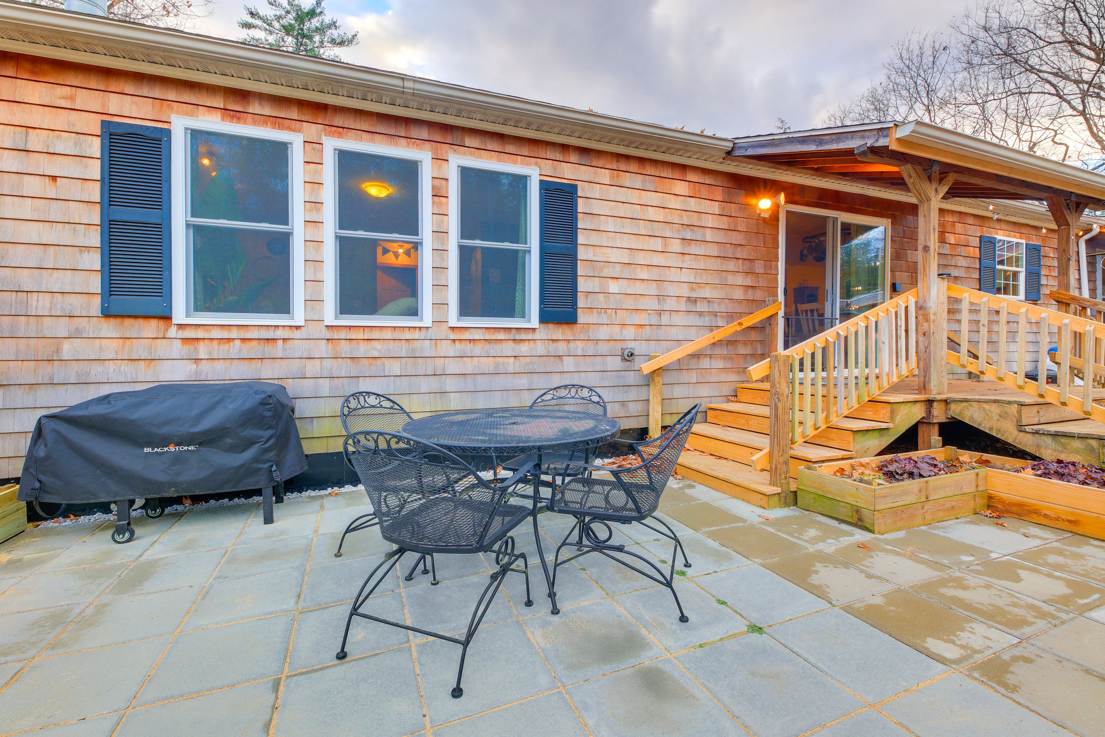 Private Patio | Blackstone Griddle | Outdoor Dining Area