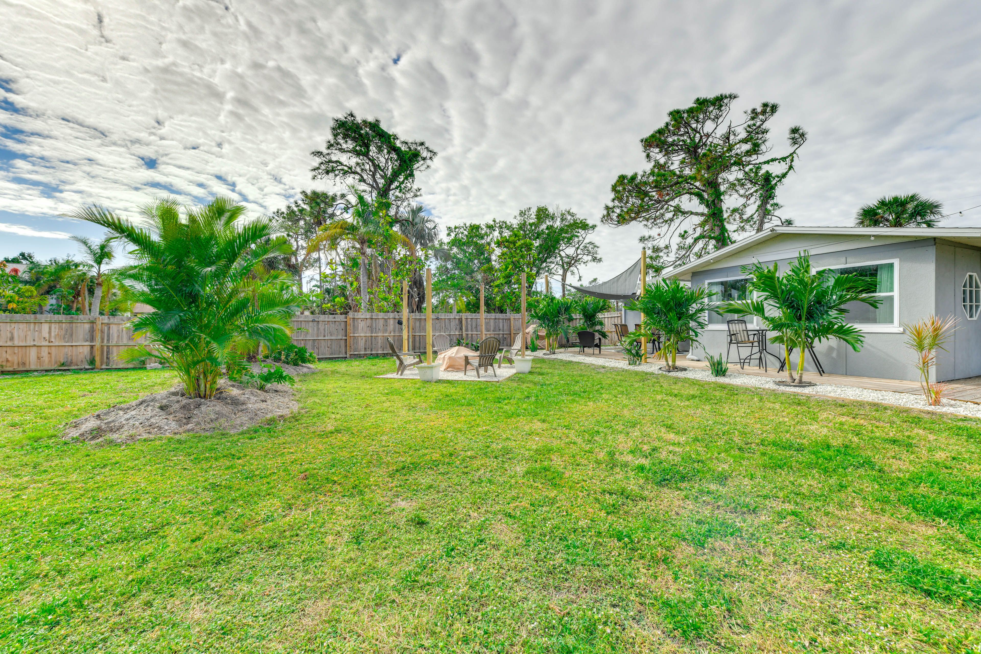 Fenced Backyard | Outdoor Shower & Pet Wash