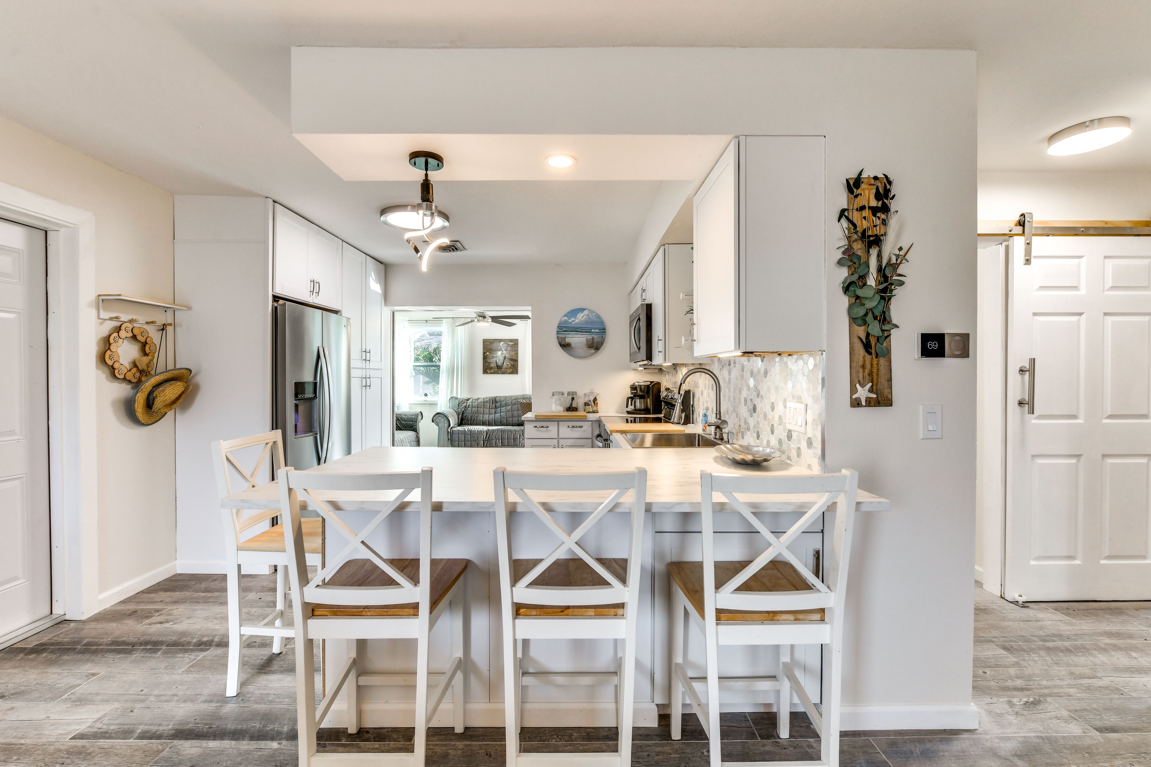 Breakfast Bar | Kitchen