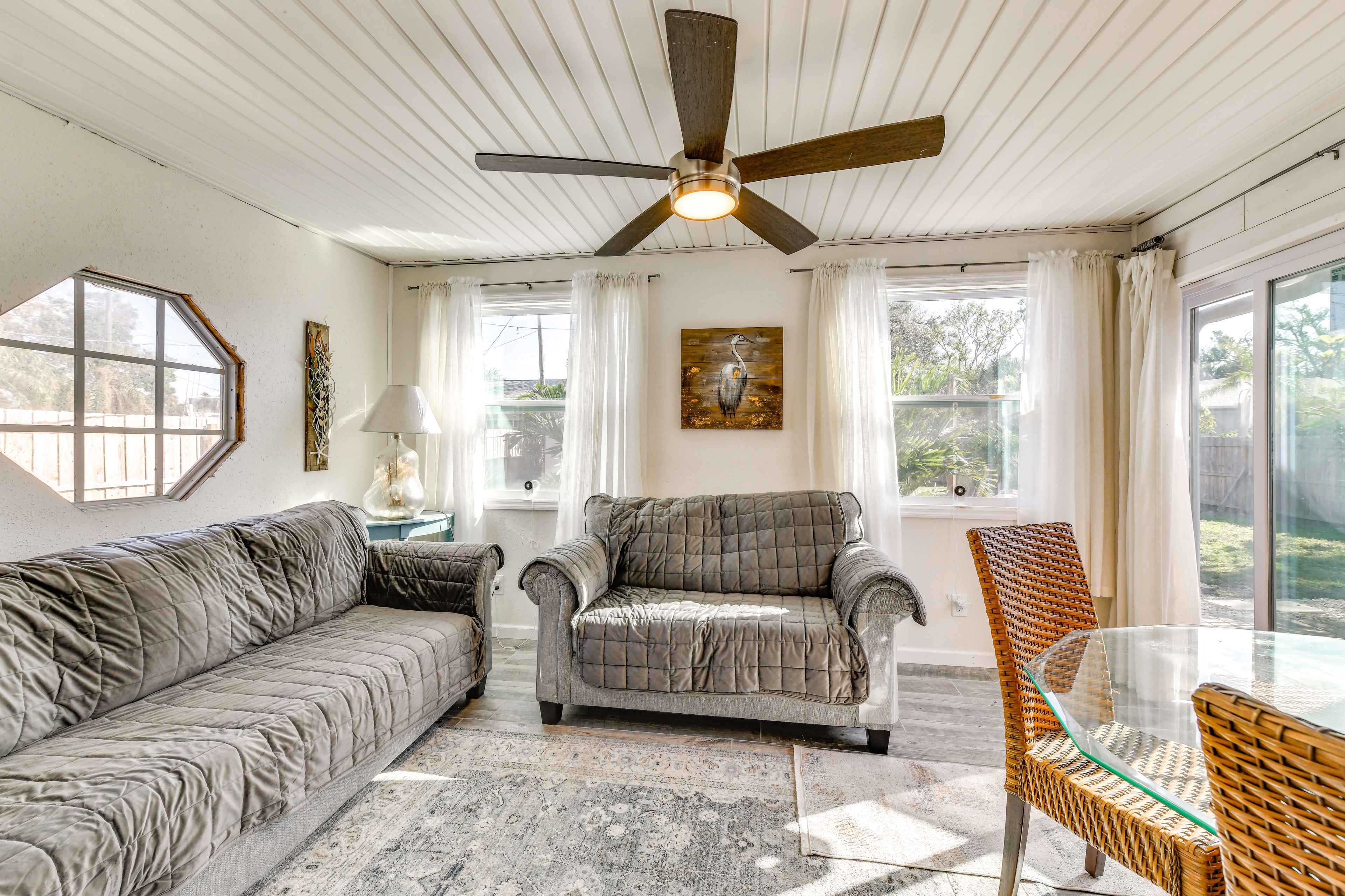 Living Room | Full Sleeper Sofa | Dining Area