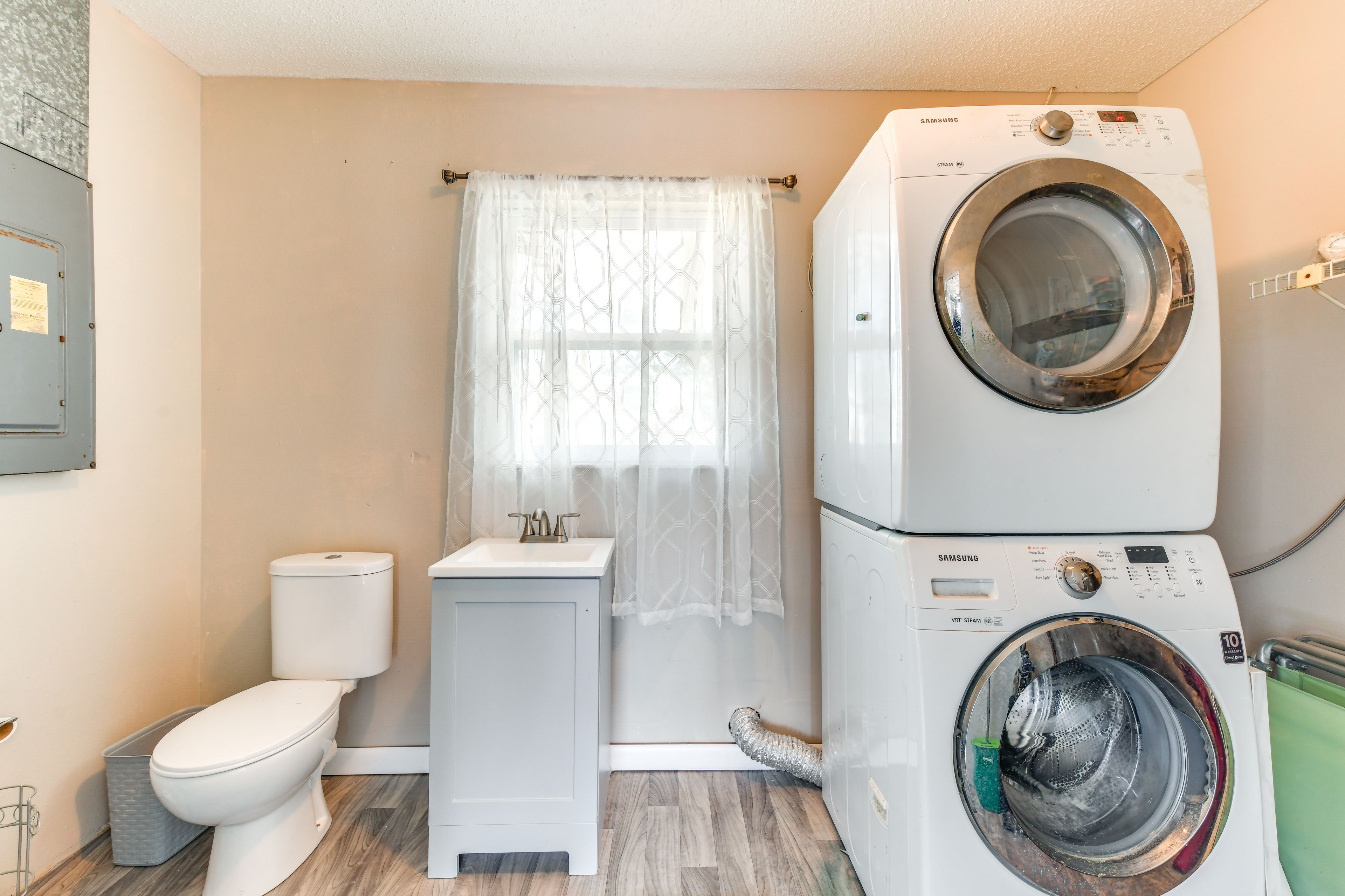 Half Bathroom | Washer/Dryer