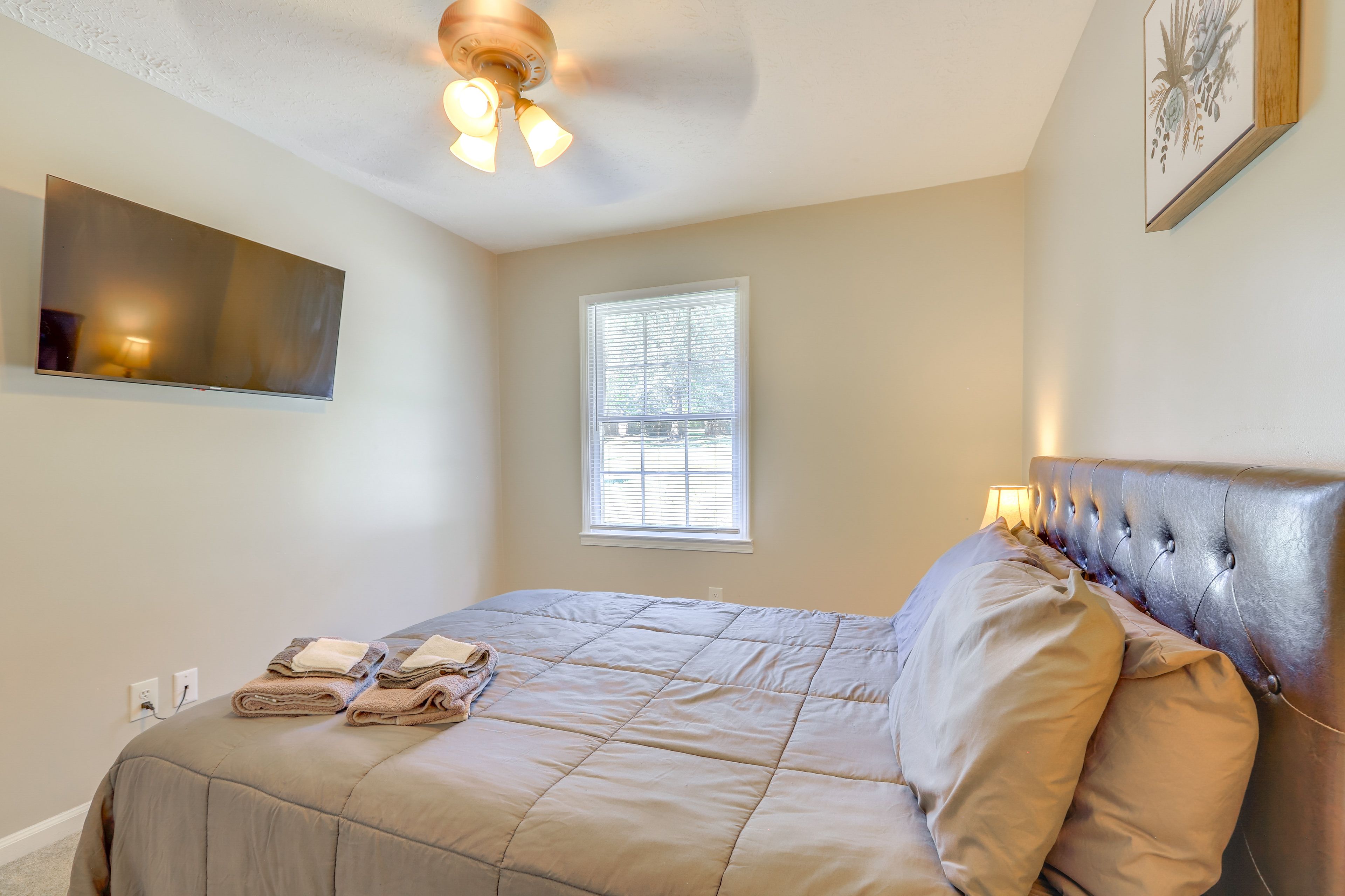 Bedroom 3 | Queen Bed | 1st Floor