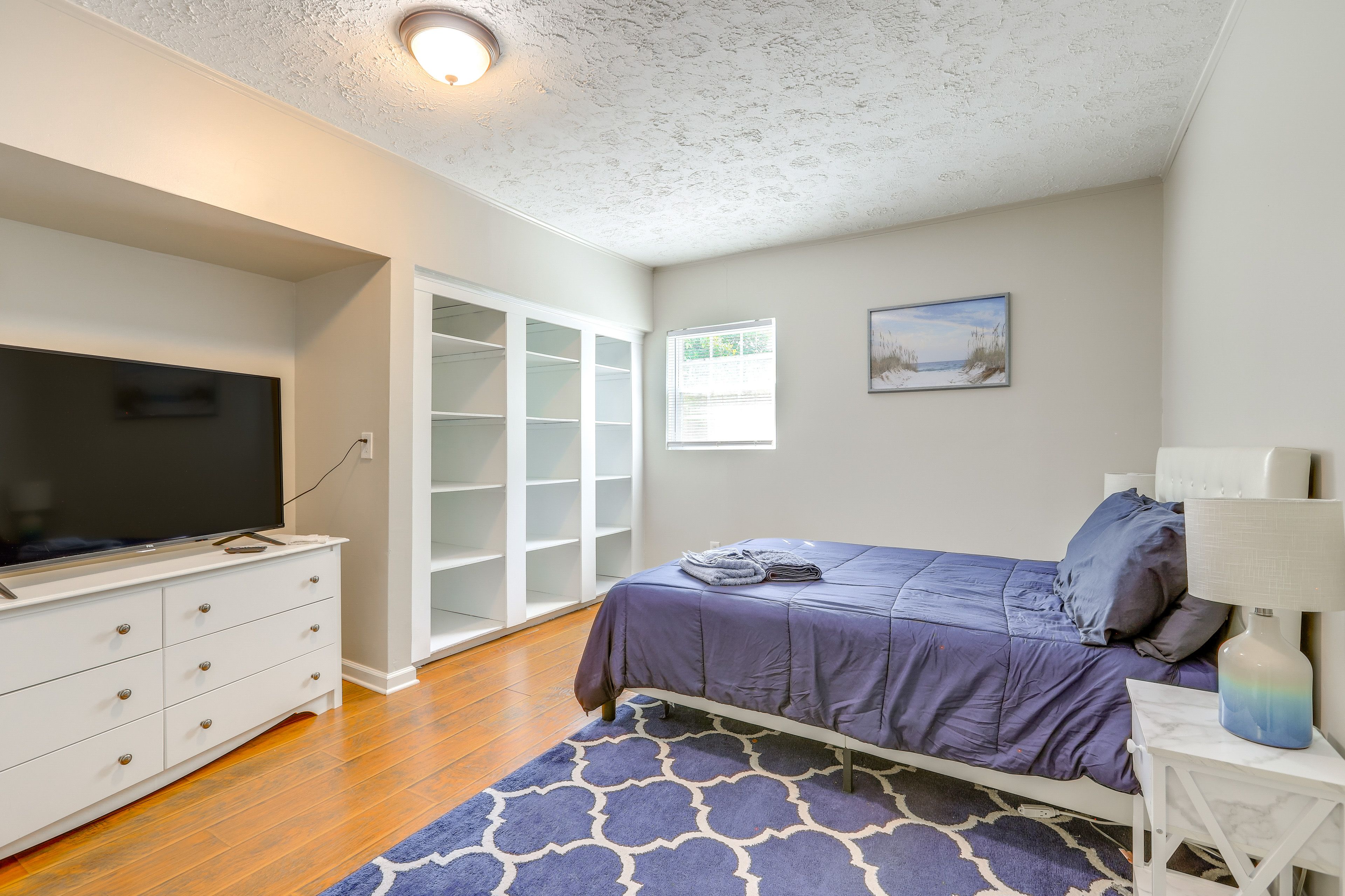 Bedroom 4 | Queen Bed | Basement Level