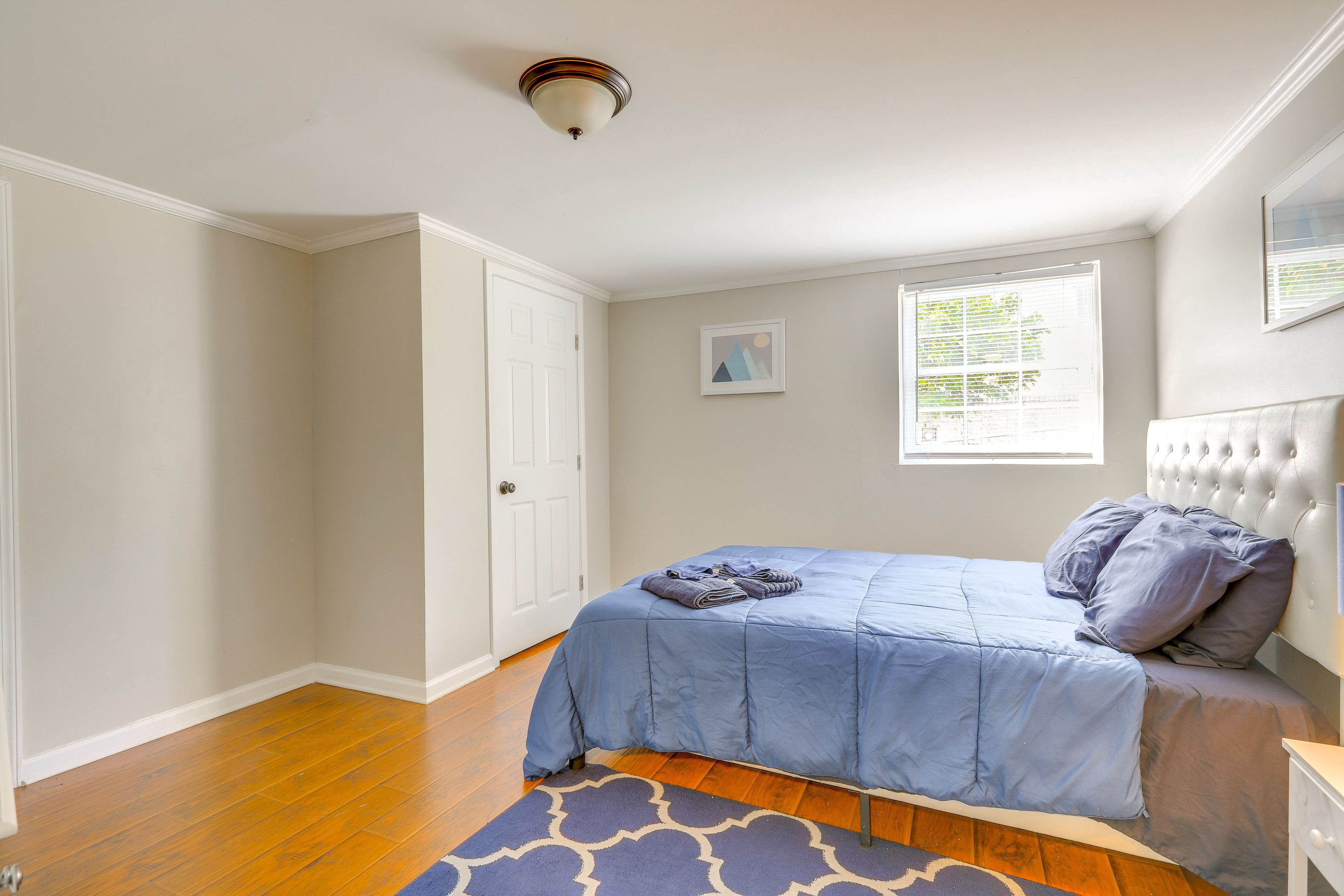 Bedroom 5 | Queen Bed | Basement Level