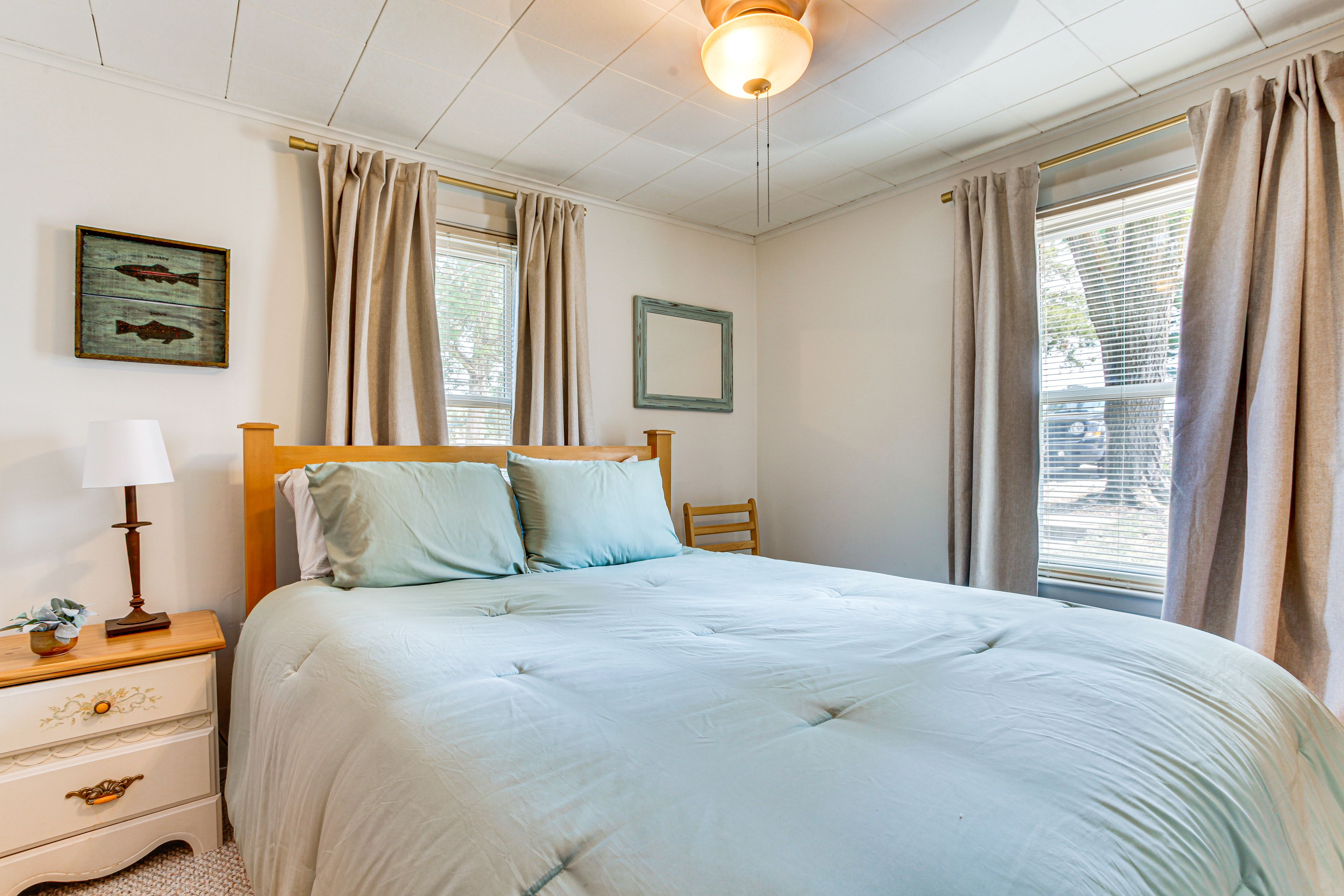 Bedroom 1 | Upper Level | Queen Bed | Linens Provided
