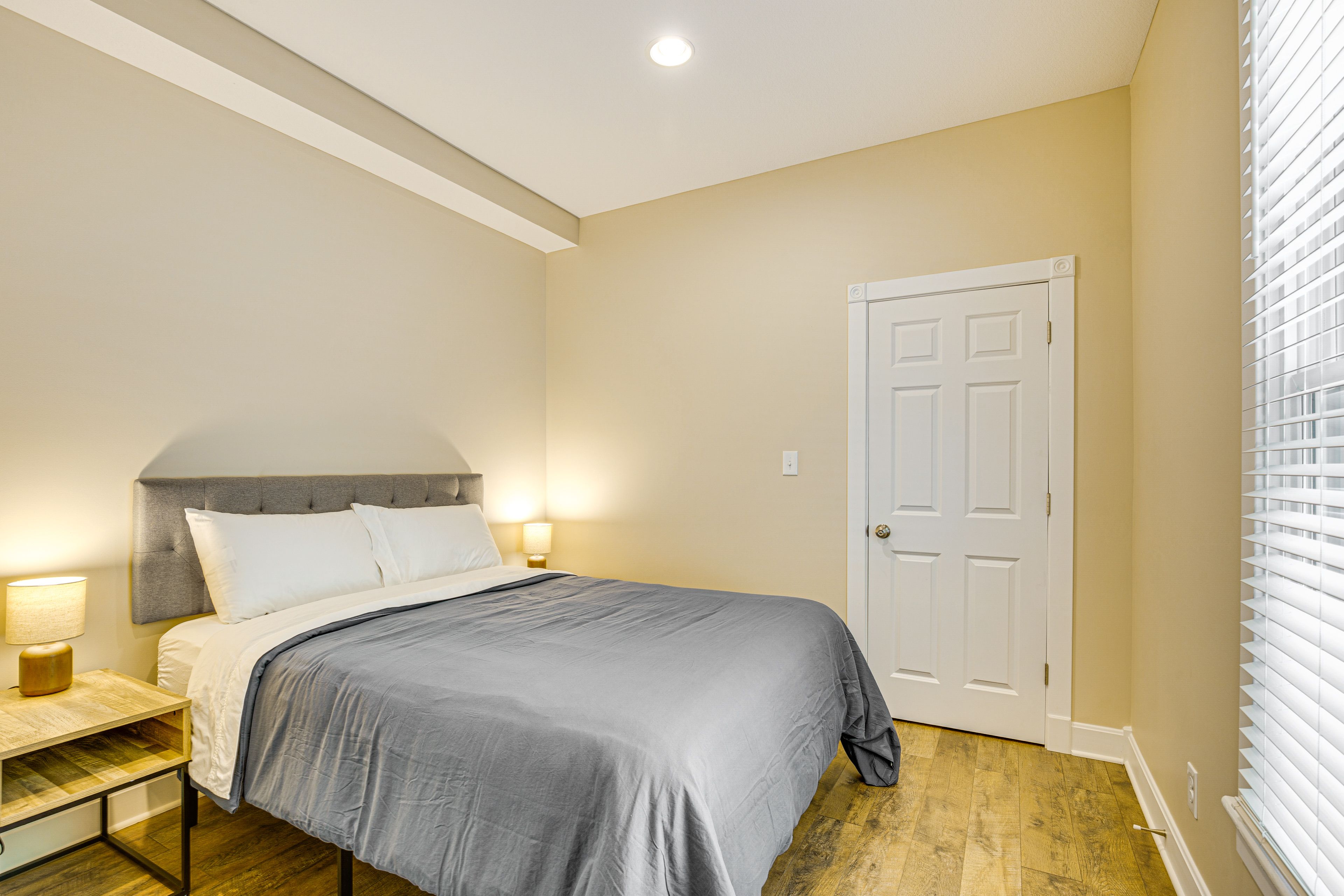 Bedroom 4 | Queen Bed | 1st Floor