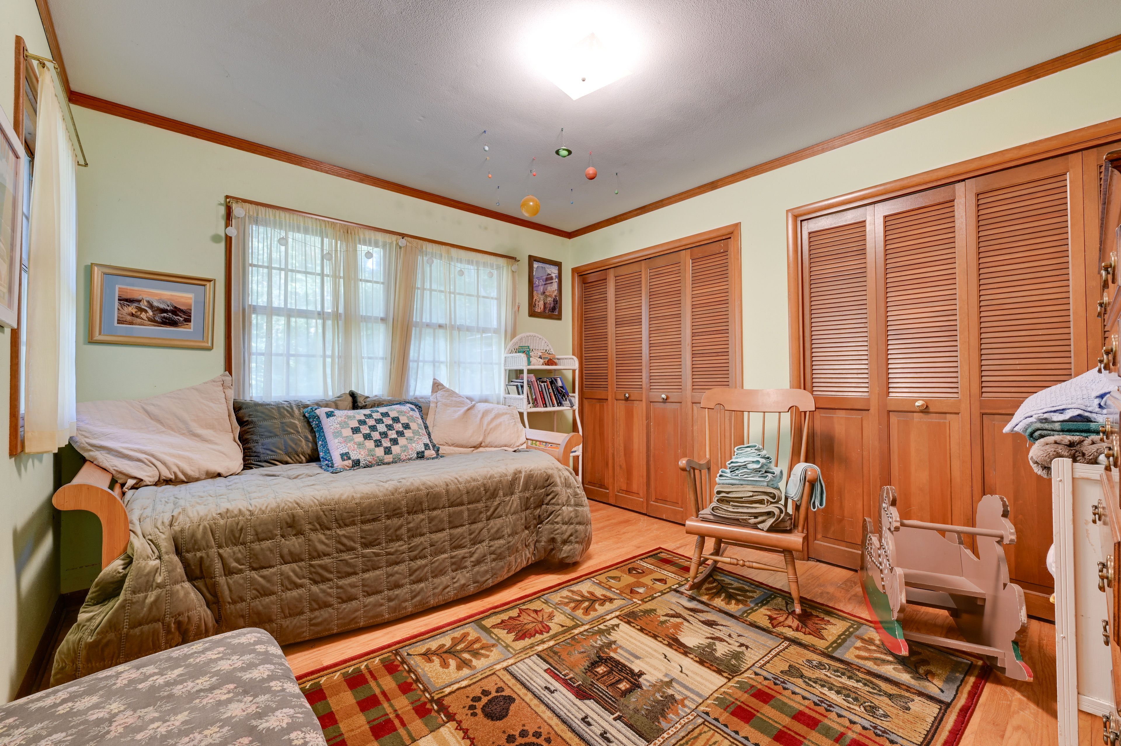 Bedroom 2 | Twin Daybed w/ Twin Trundle