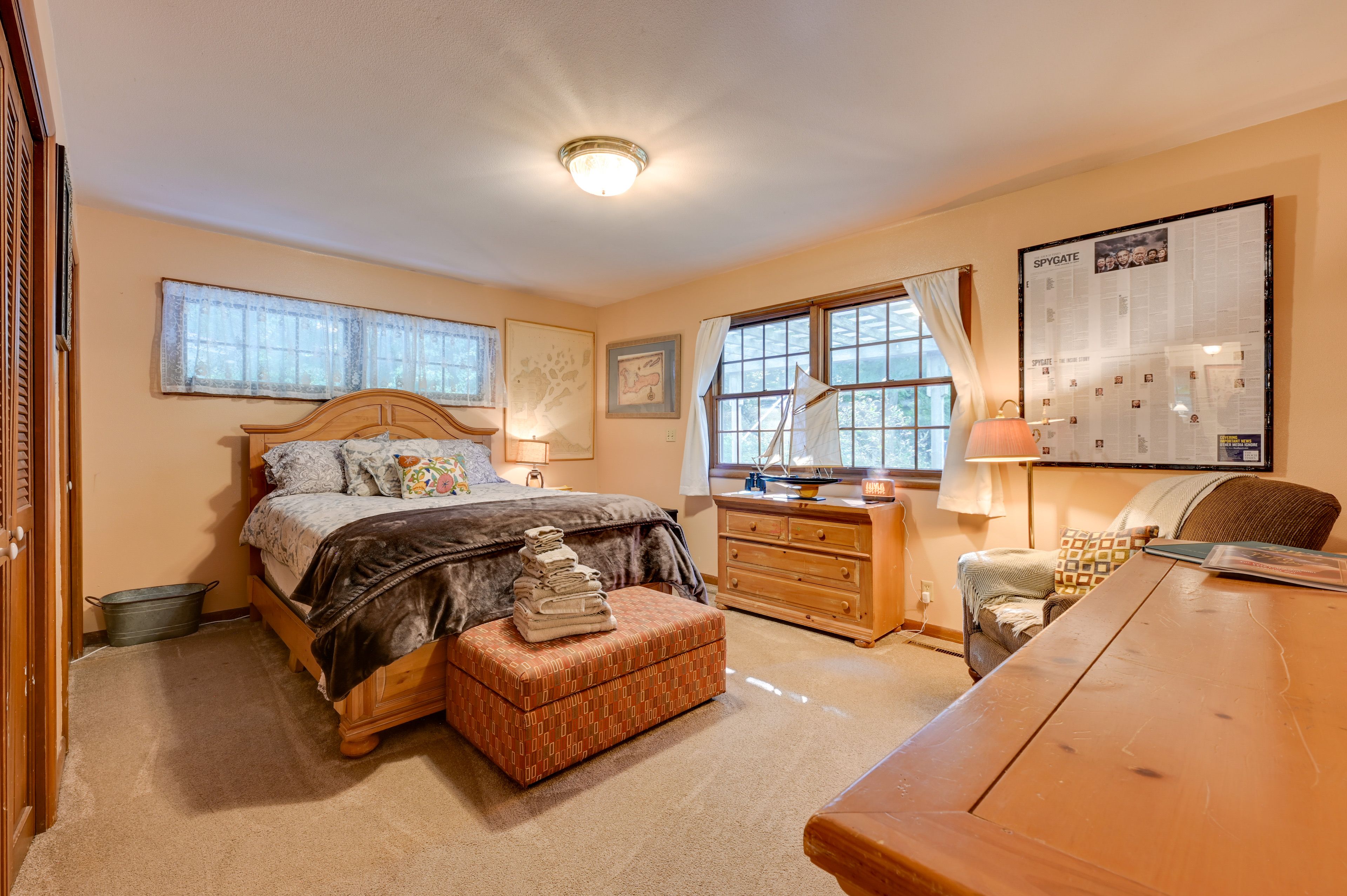 Bedroom 1 | Queen Bed