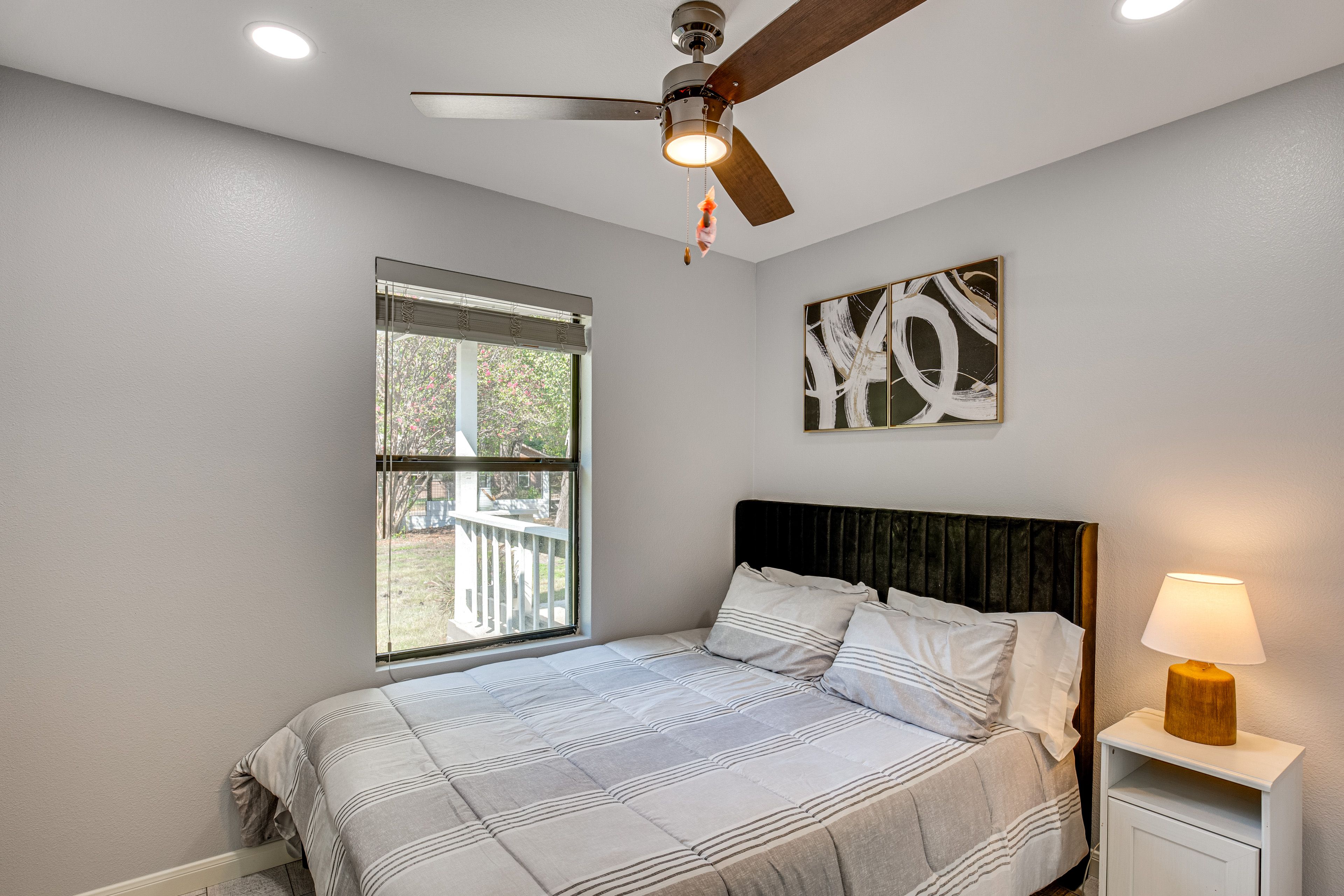 Bedroom 2 | Queen Bed