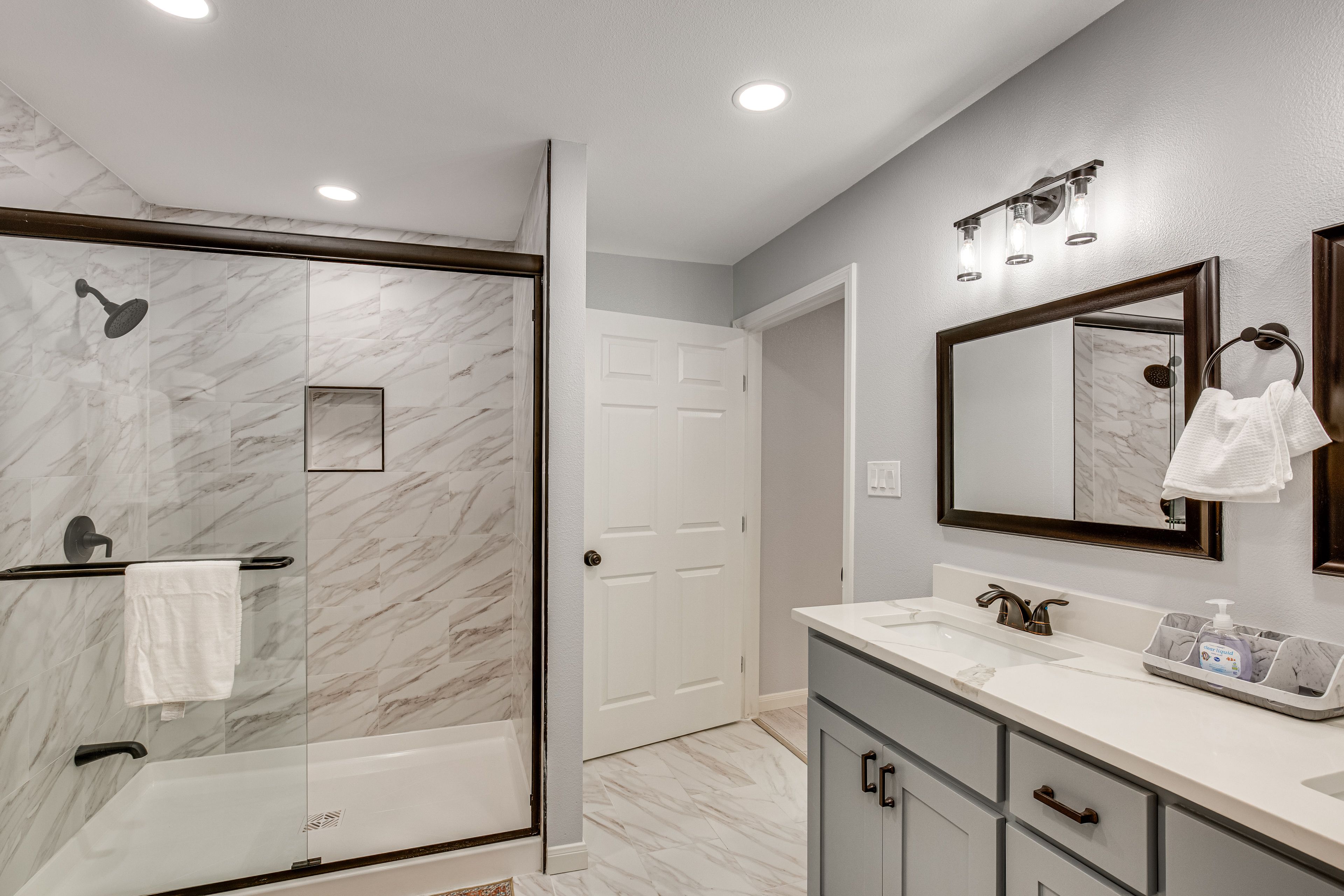 En-Suite Bathroom | Towels Provided