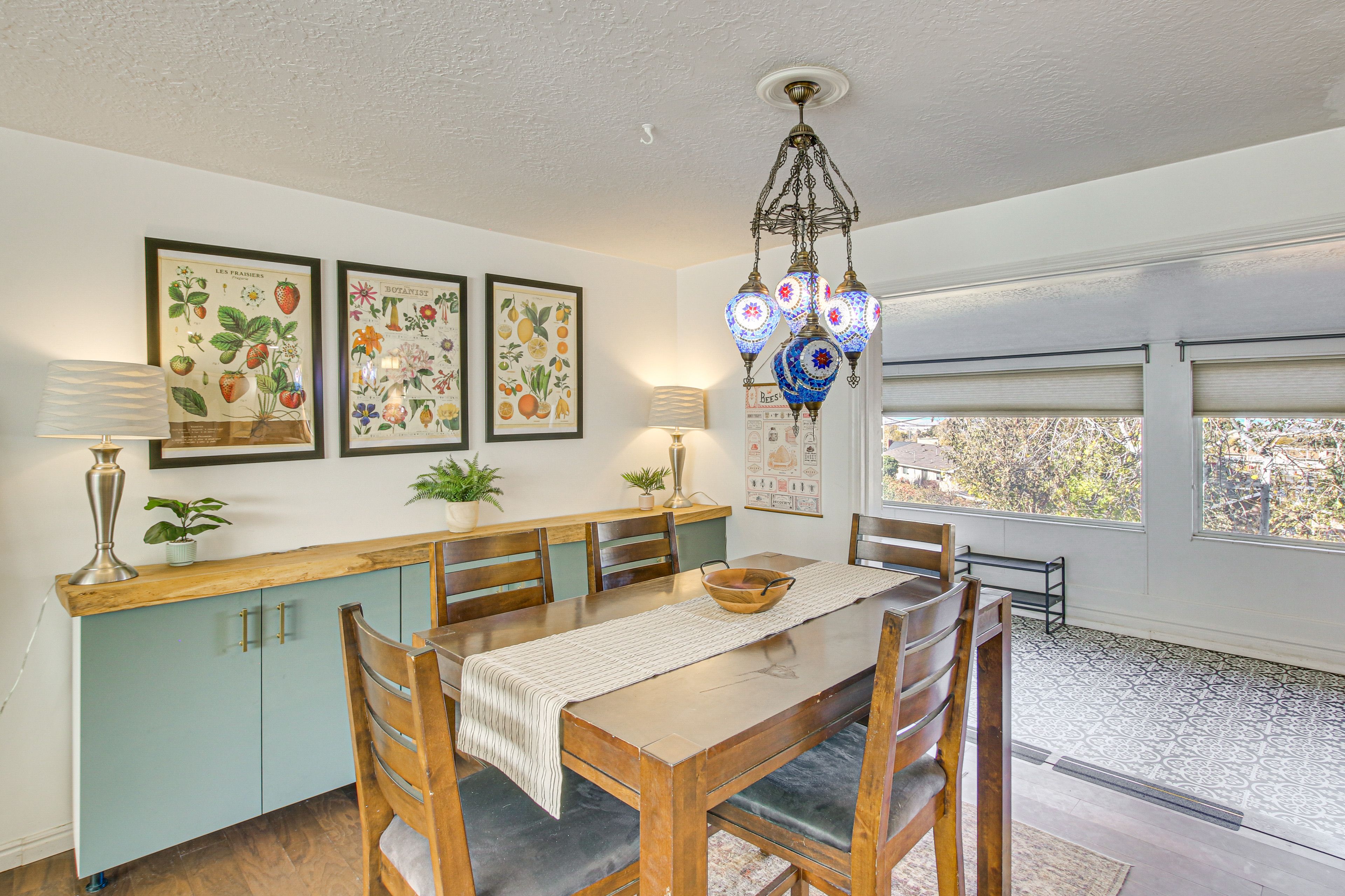 Dining Area | Dishware/Flatware Provided | Main Level