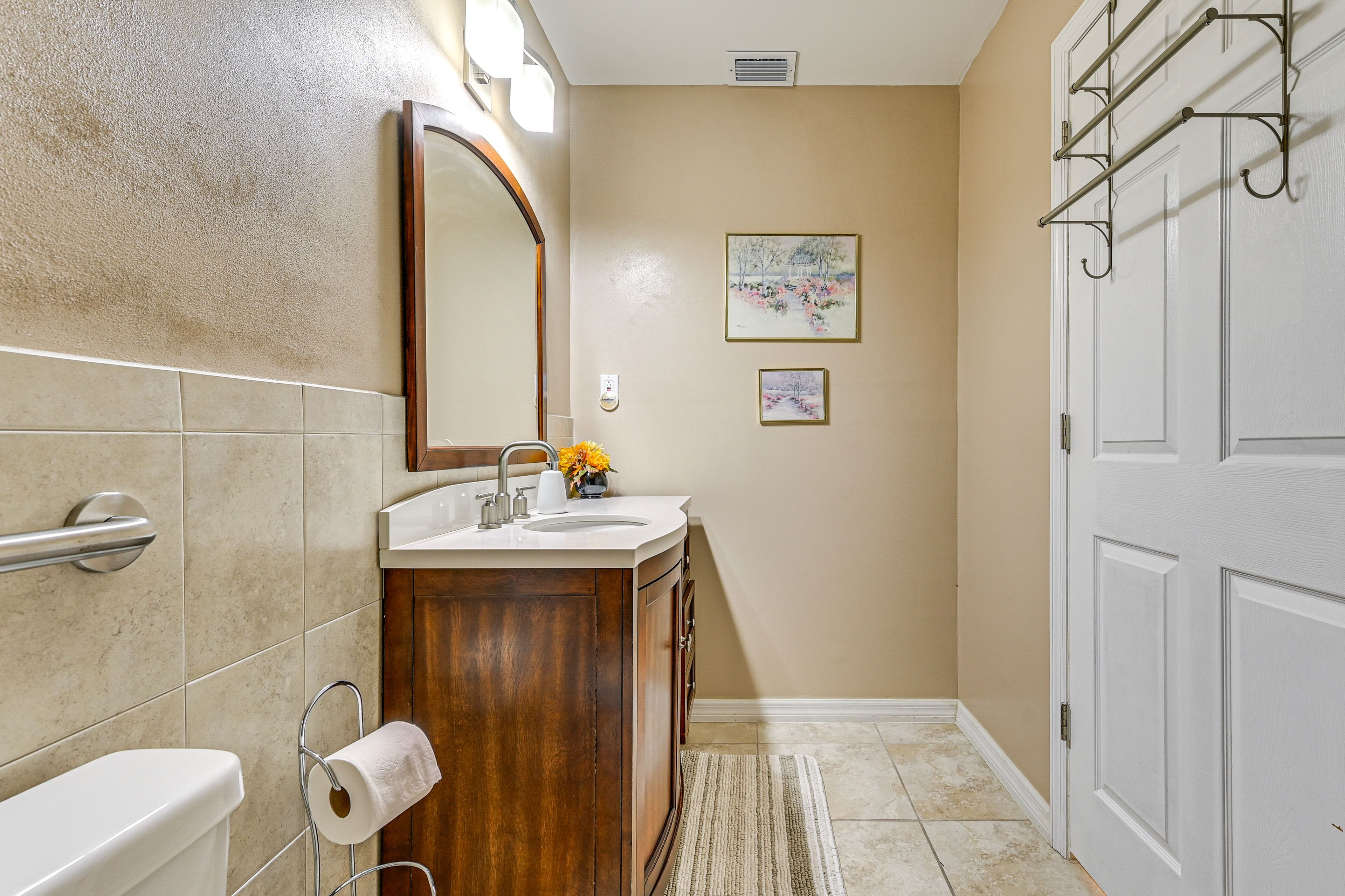 Full Bathroom