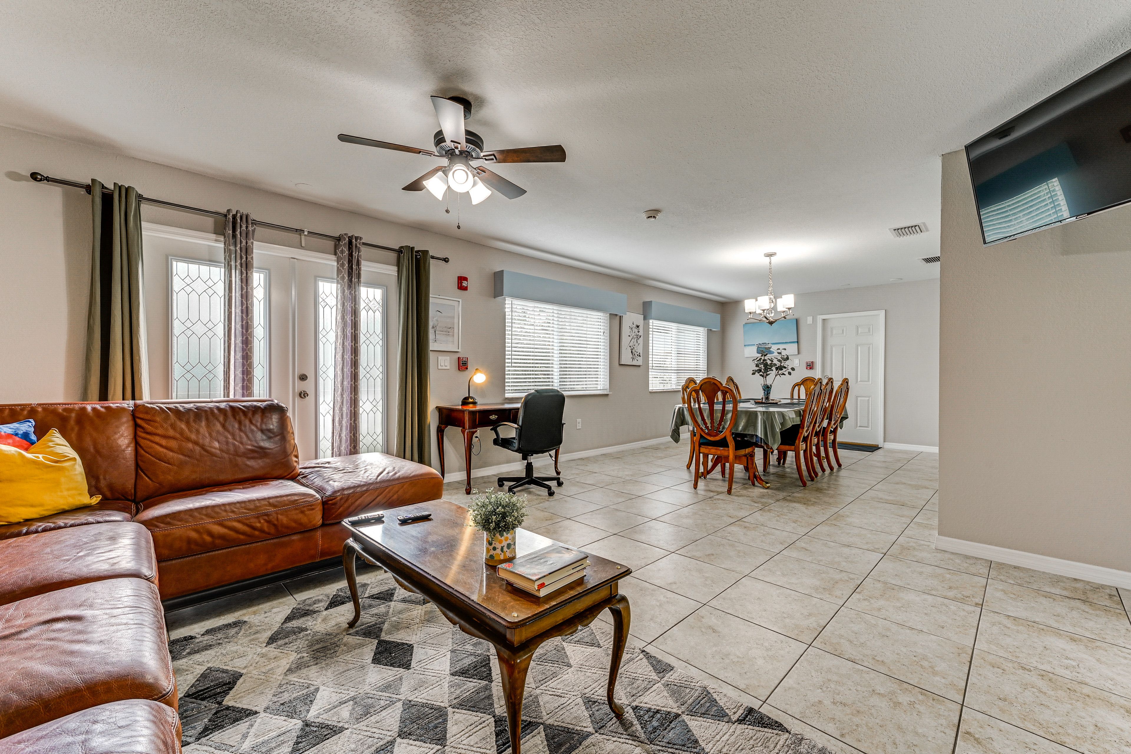 Living Room | Smart TV | Office Space