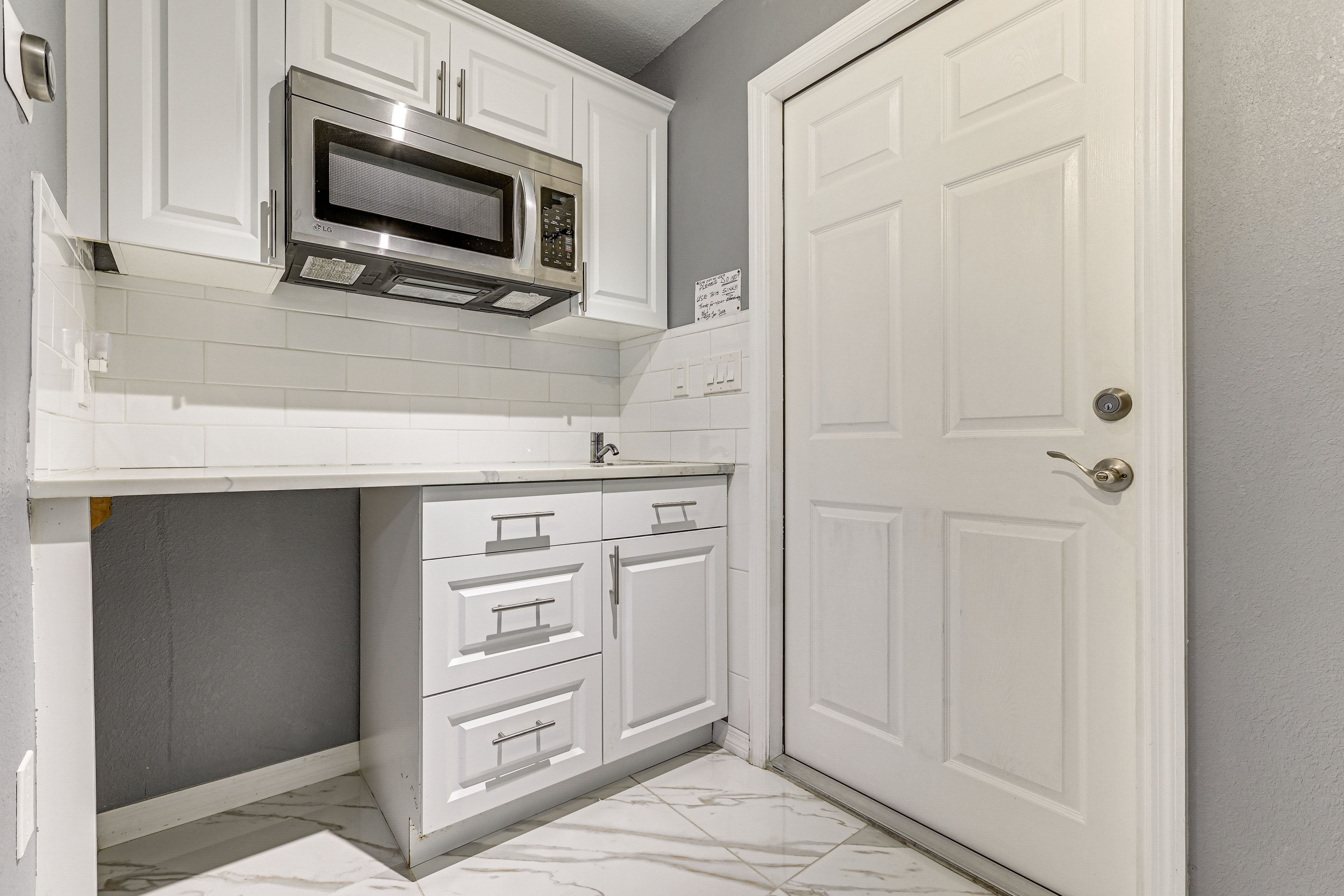Wet Bar | Microwave