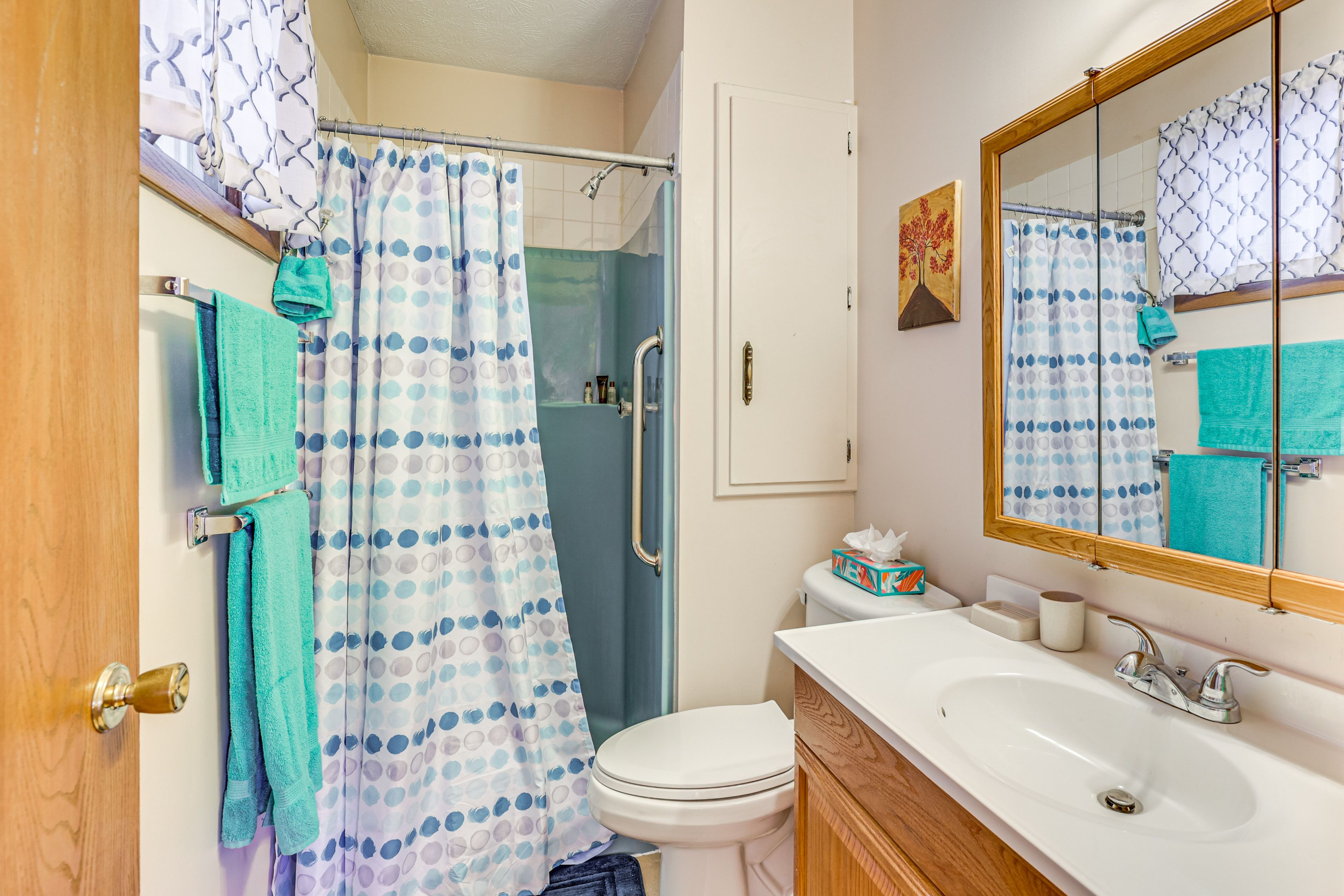 En-Suite Bathroom | Towels Provided | Complimentary Toiletries | Grab Rail