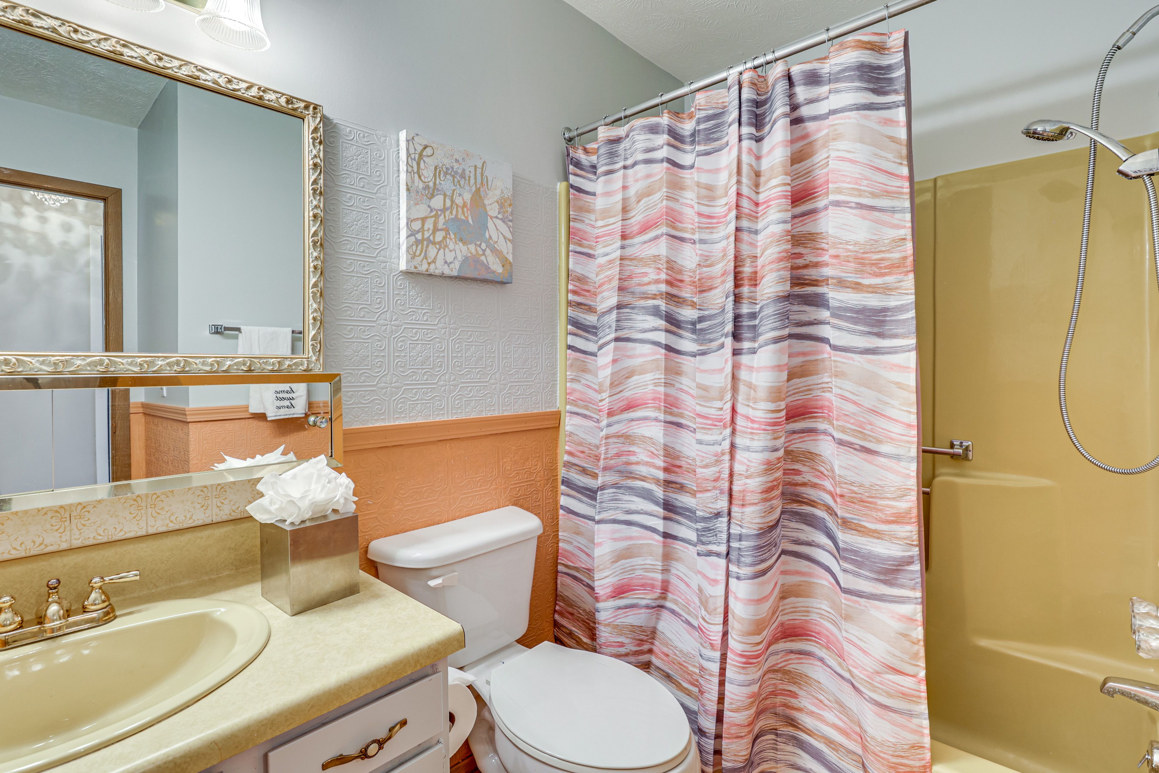 Full Bathroom | Grab Rail