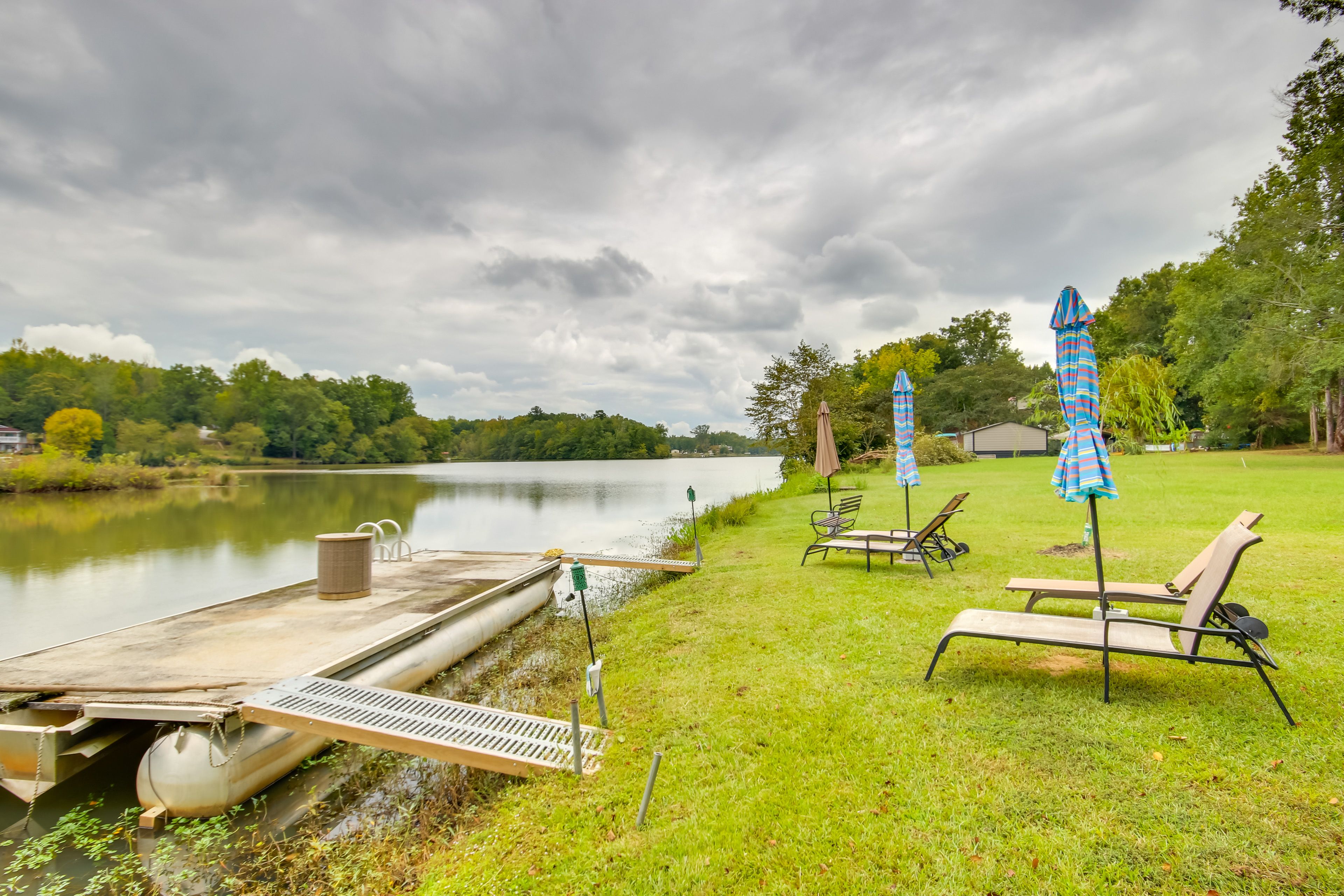 Waterloo Vacation Rental | 1BR | 1BA | 850 Sq Ft | Steps to Enter