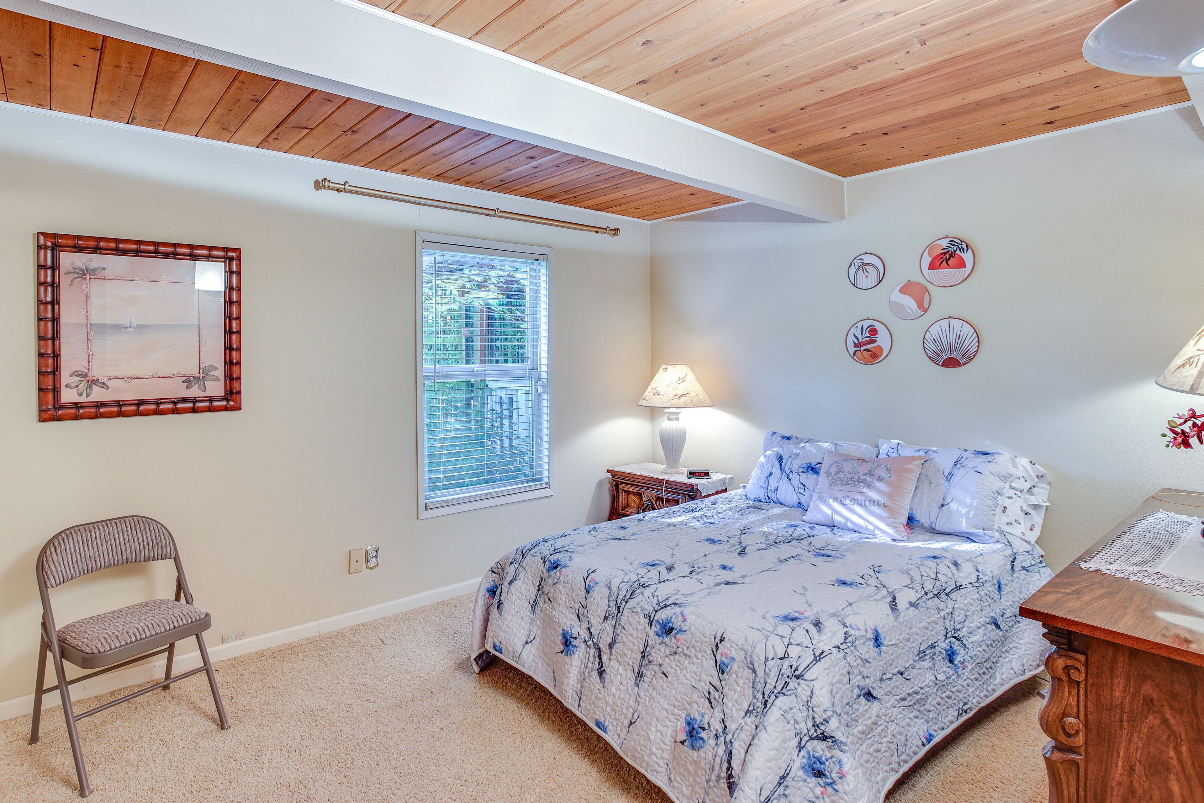 Bedroom 1 | Main Level | Full Bed | Linens Provided