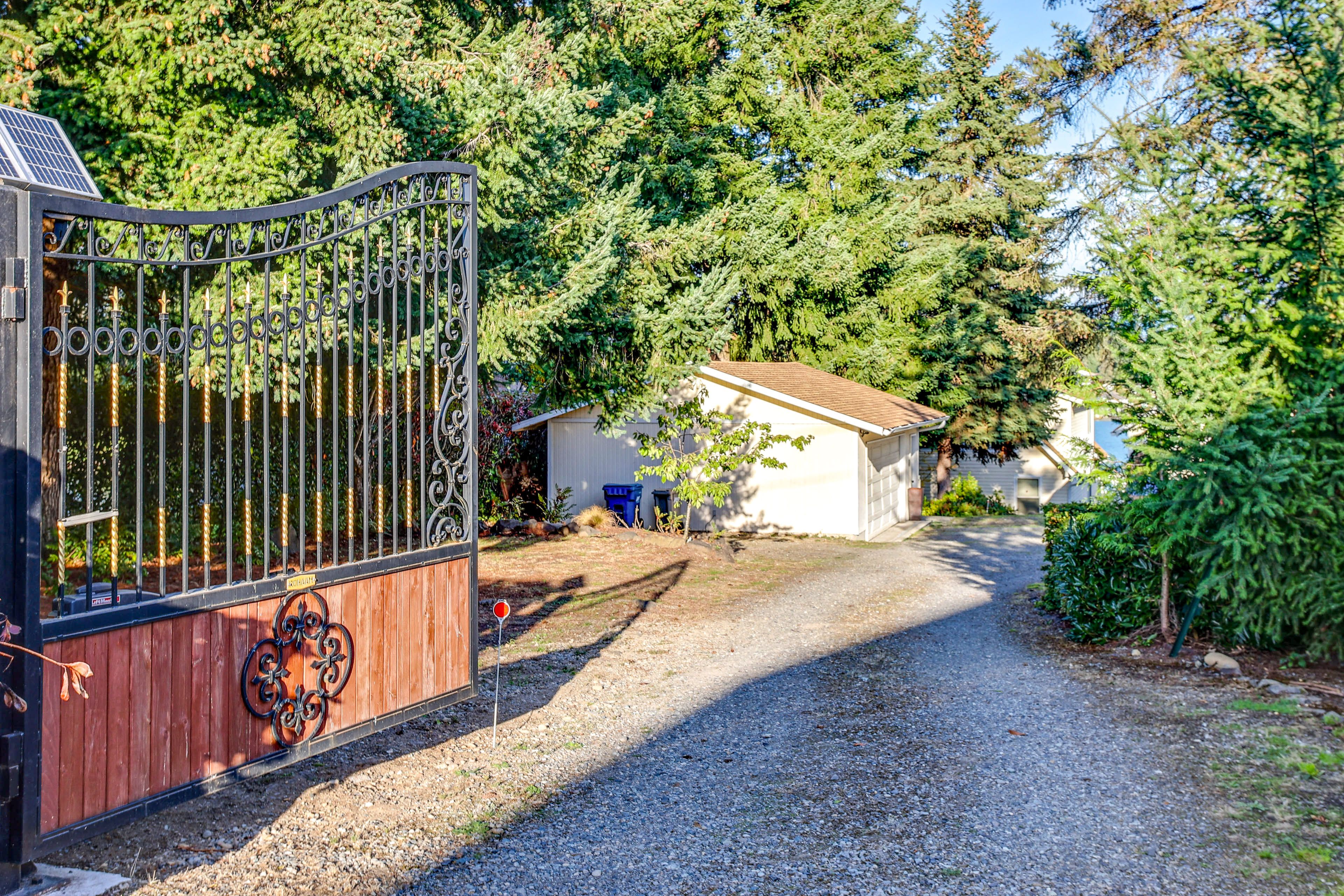 Parking | Driveway (5 Vehicles) | RV Parking Allowed On-Site