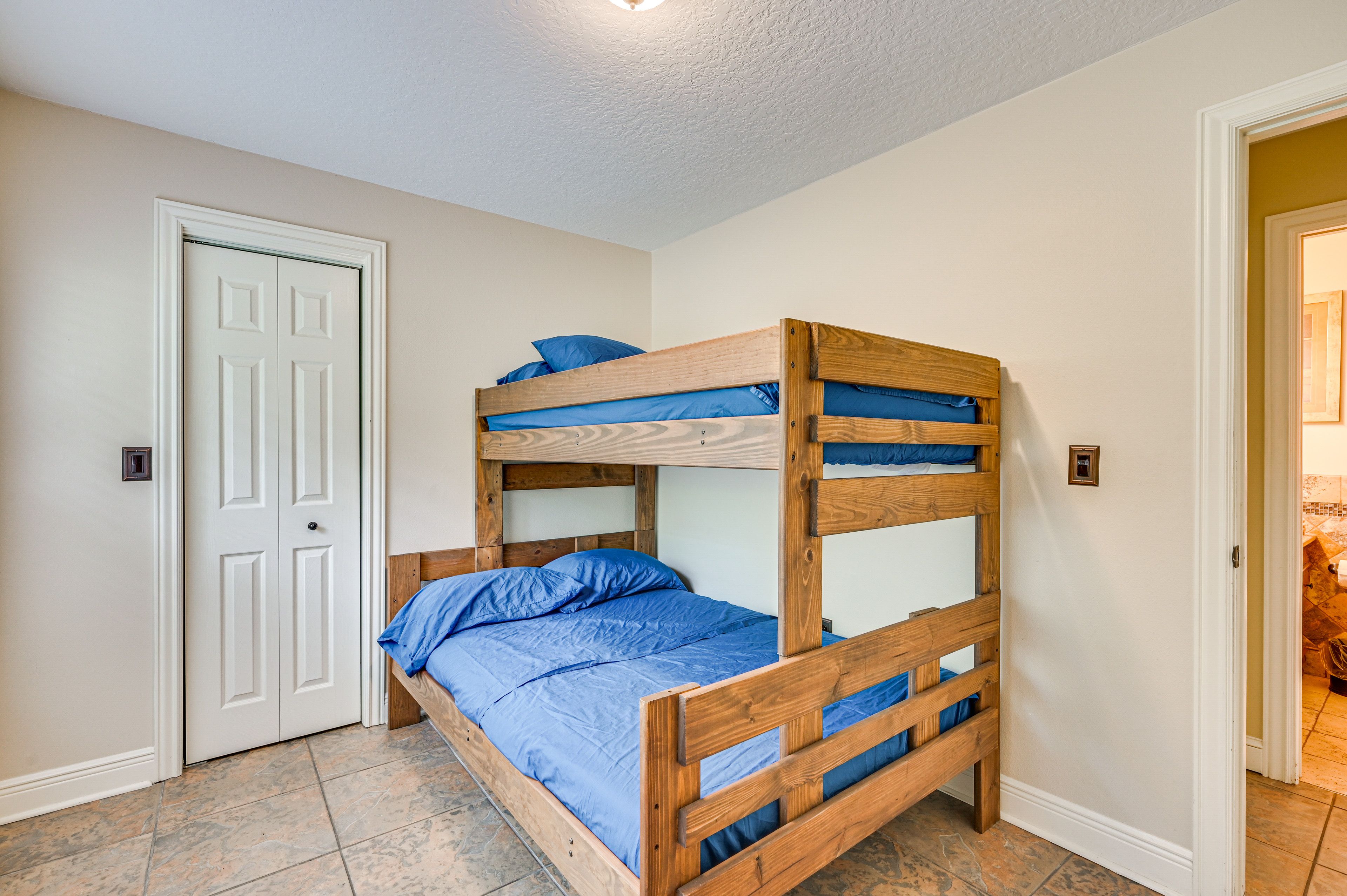 Bedroom 3 | 1st Floor | Twin/Full Bunk Bed | Flat-Screen TV w/ Cable