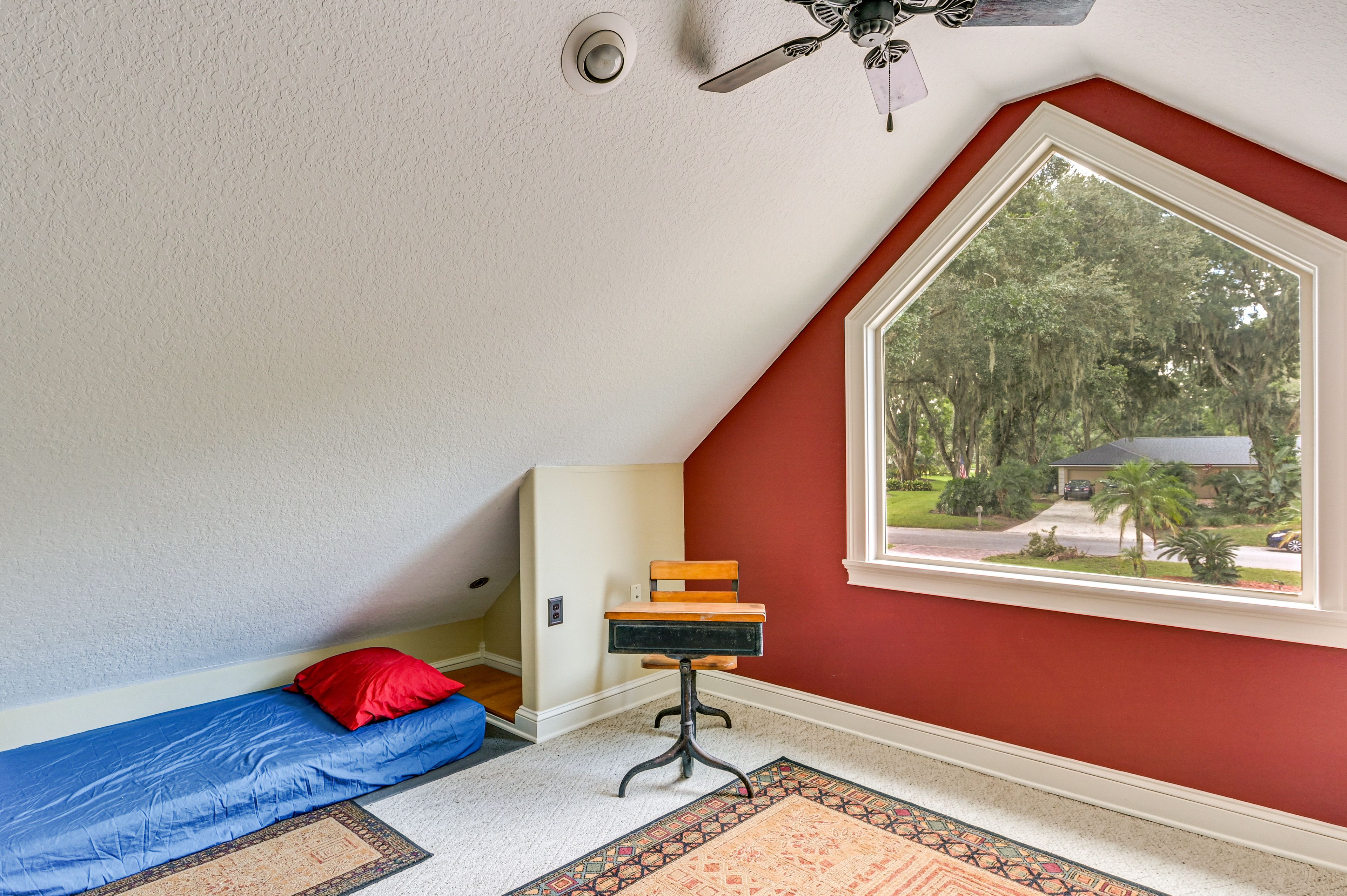 Loft | 2nd Floor | Desk Workspaces | 2 Twin Mattresses