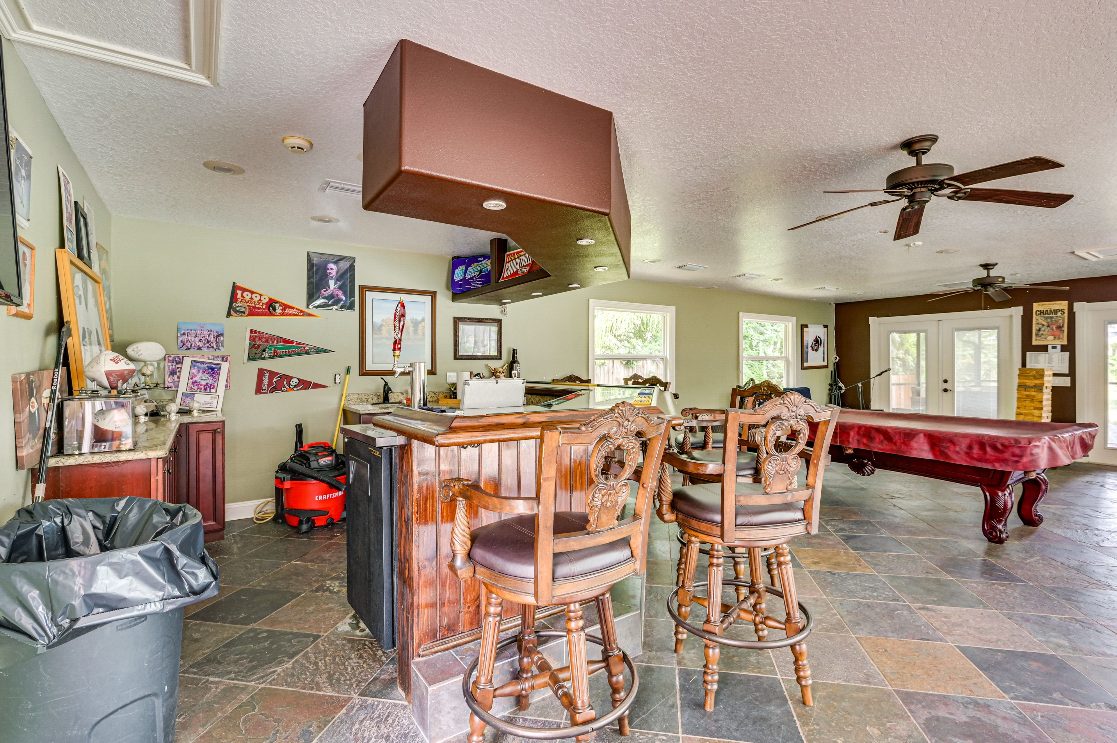 Detached Game Room | Flat-Screen TV w/ Cable