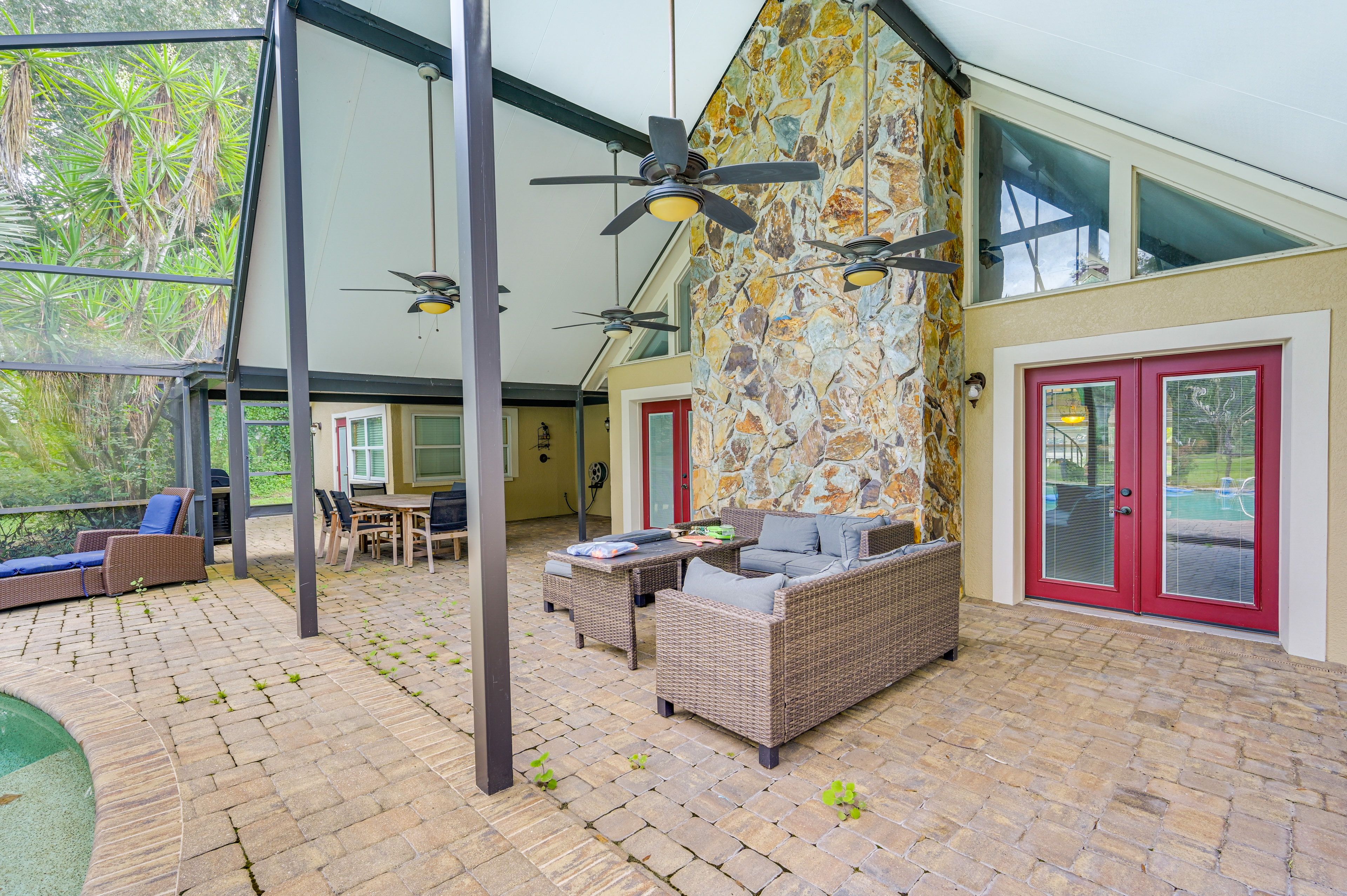 Screened Lanai | Seating | Dining Area | Electric Grill
