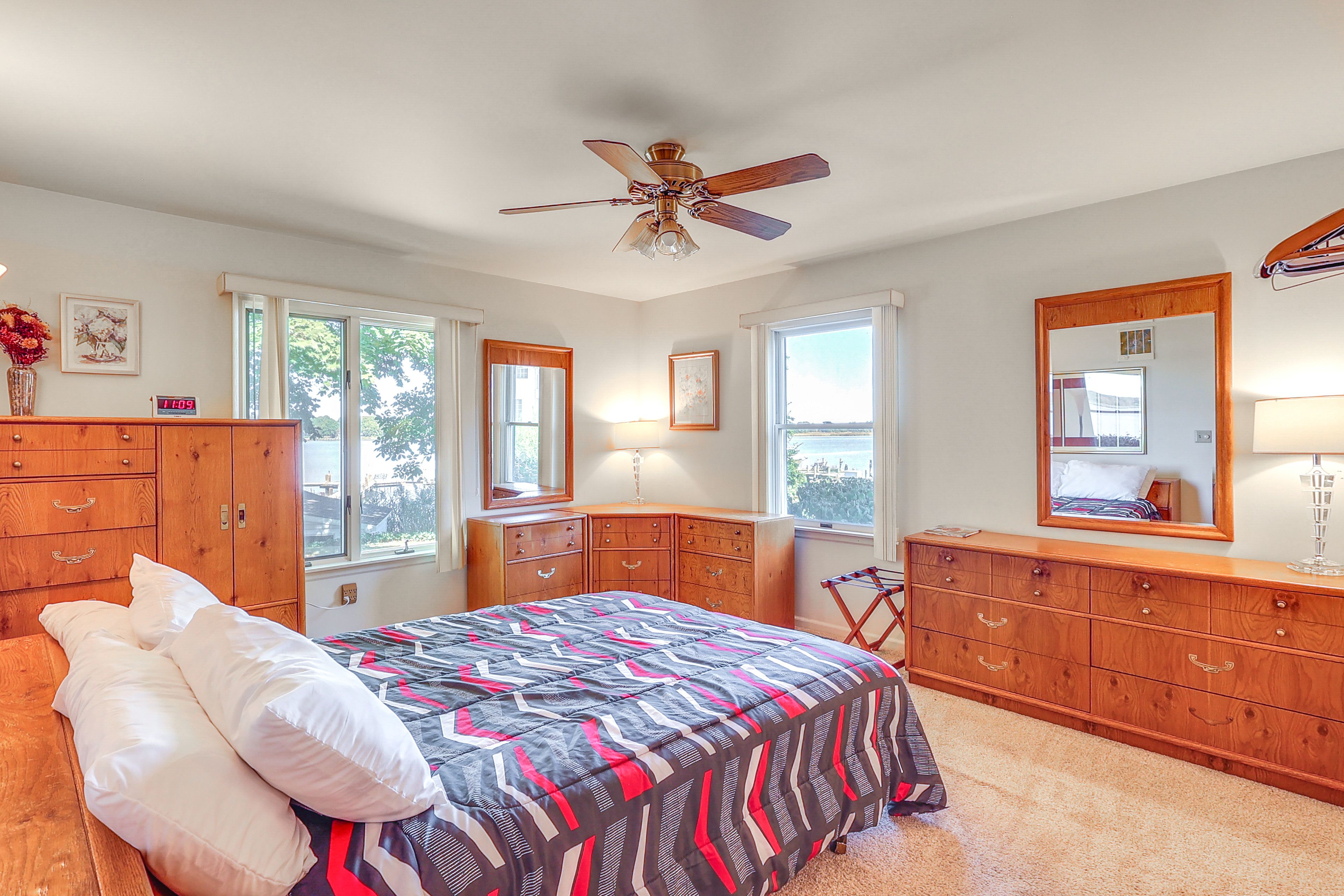 Bedroom 1 | 1st Floor | Queen Bed