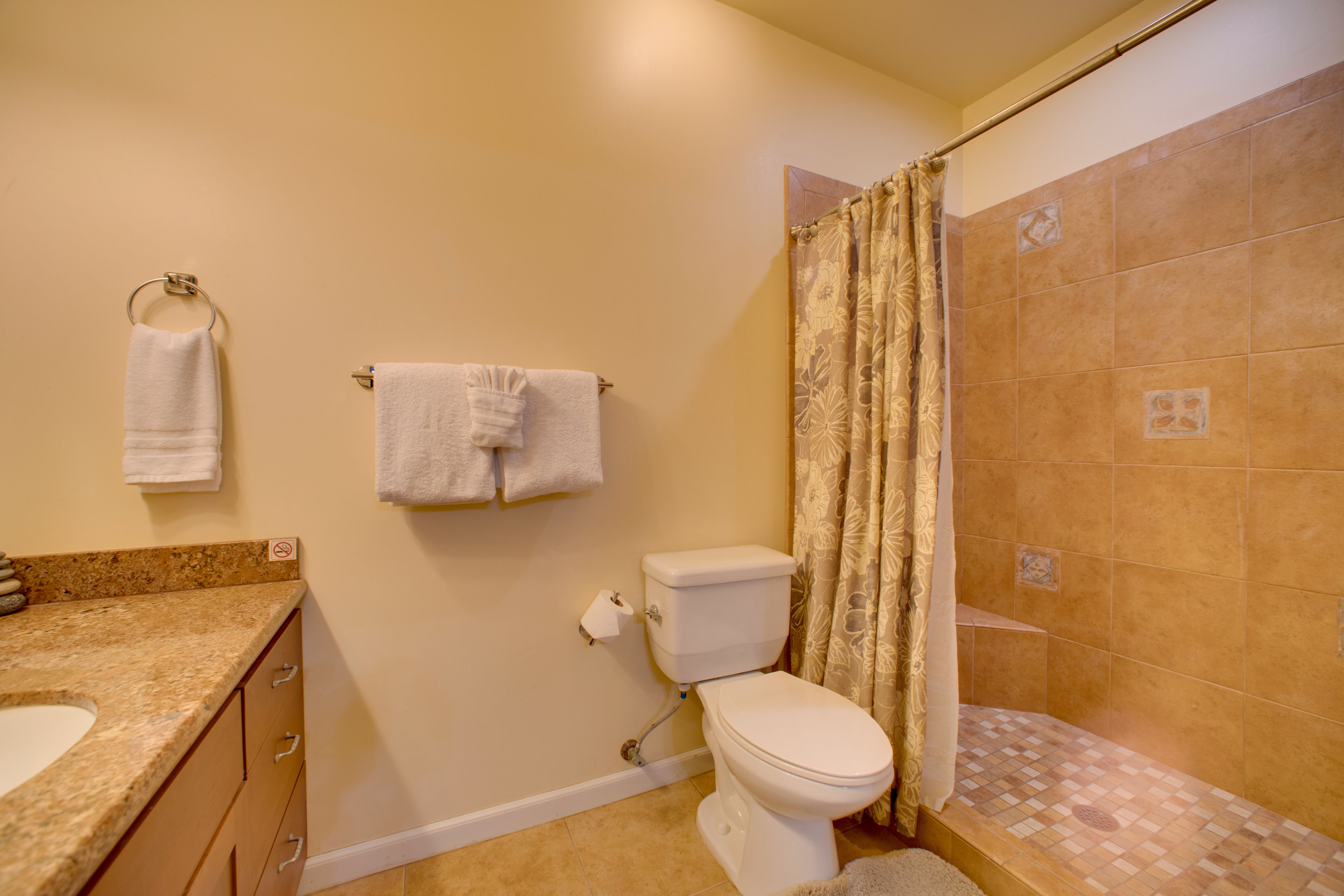 En-Suite Bathroom | Towels Provided