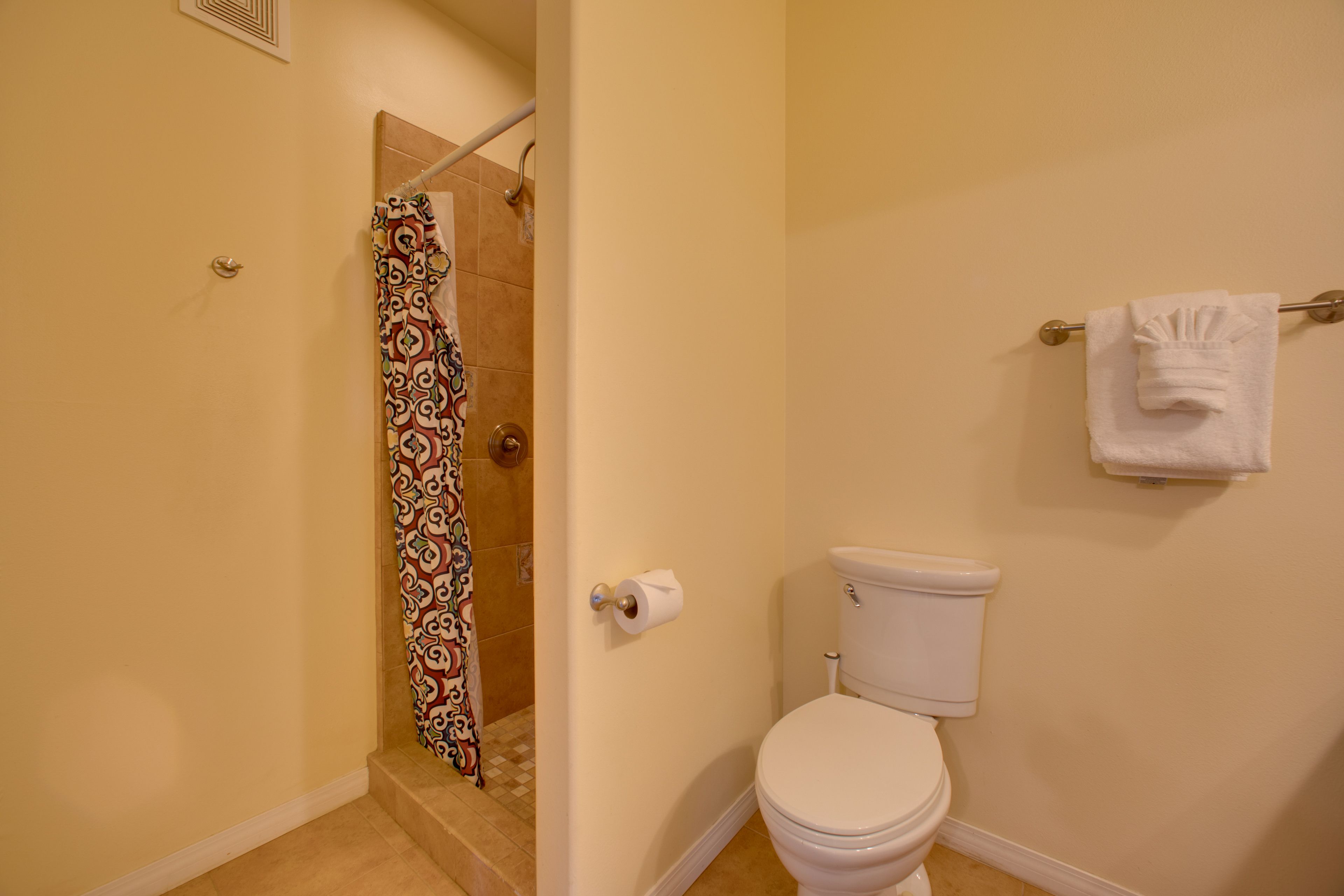 En-Suite Bathroom | Complimentary Toiletries | Hair Dryer