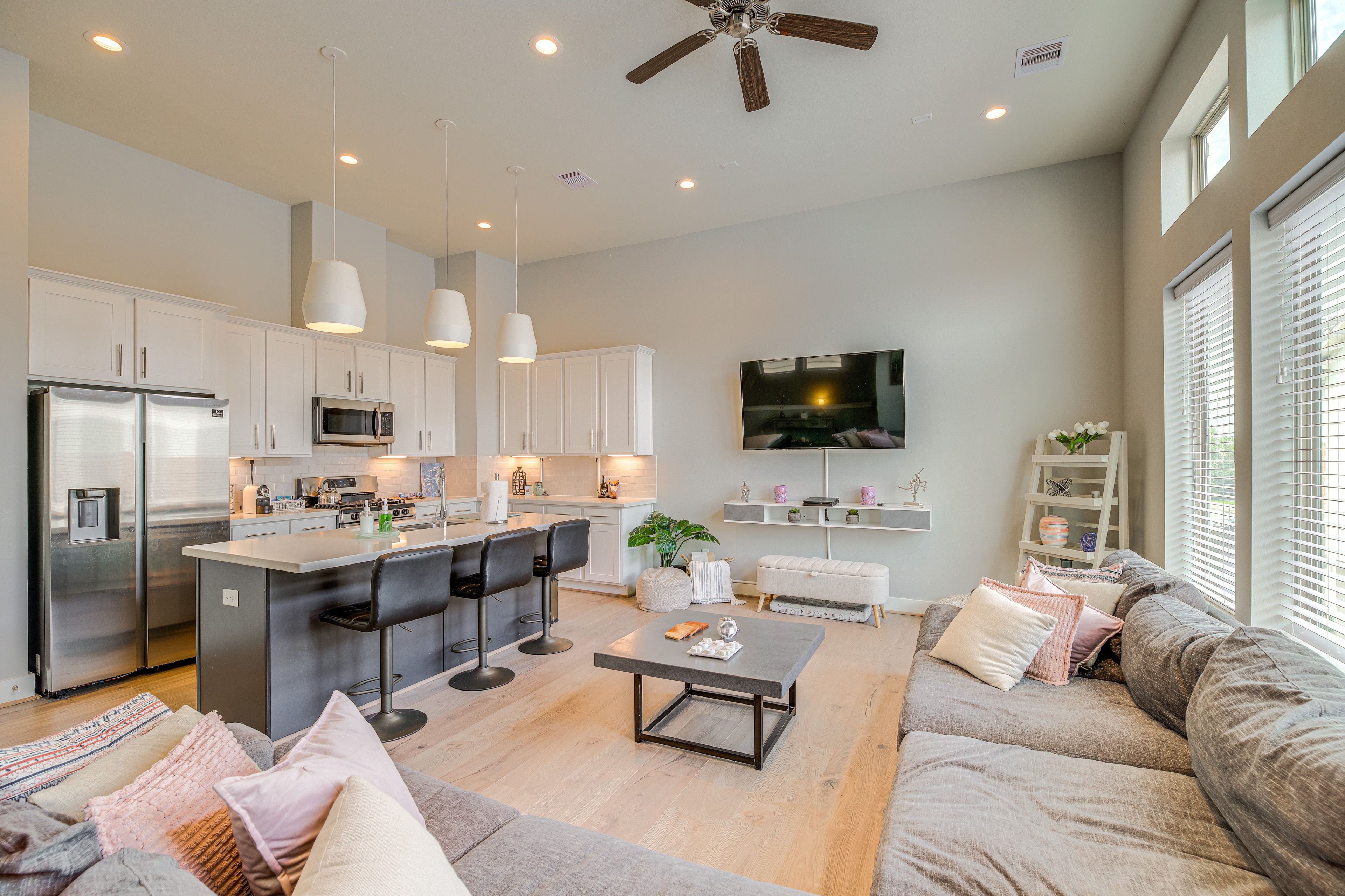 Living Room | Sectional Sofa | 2nd Floor