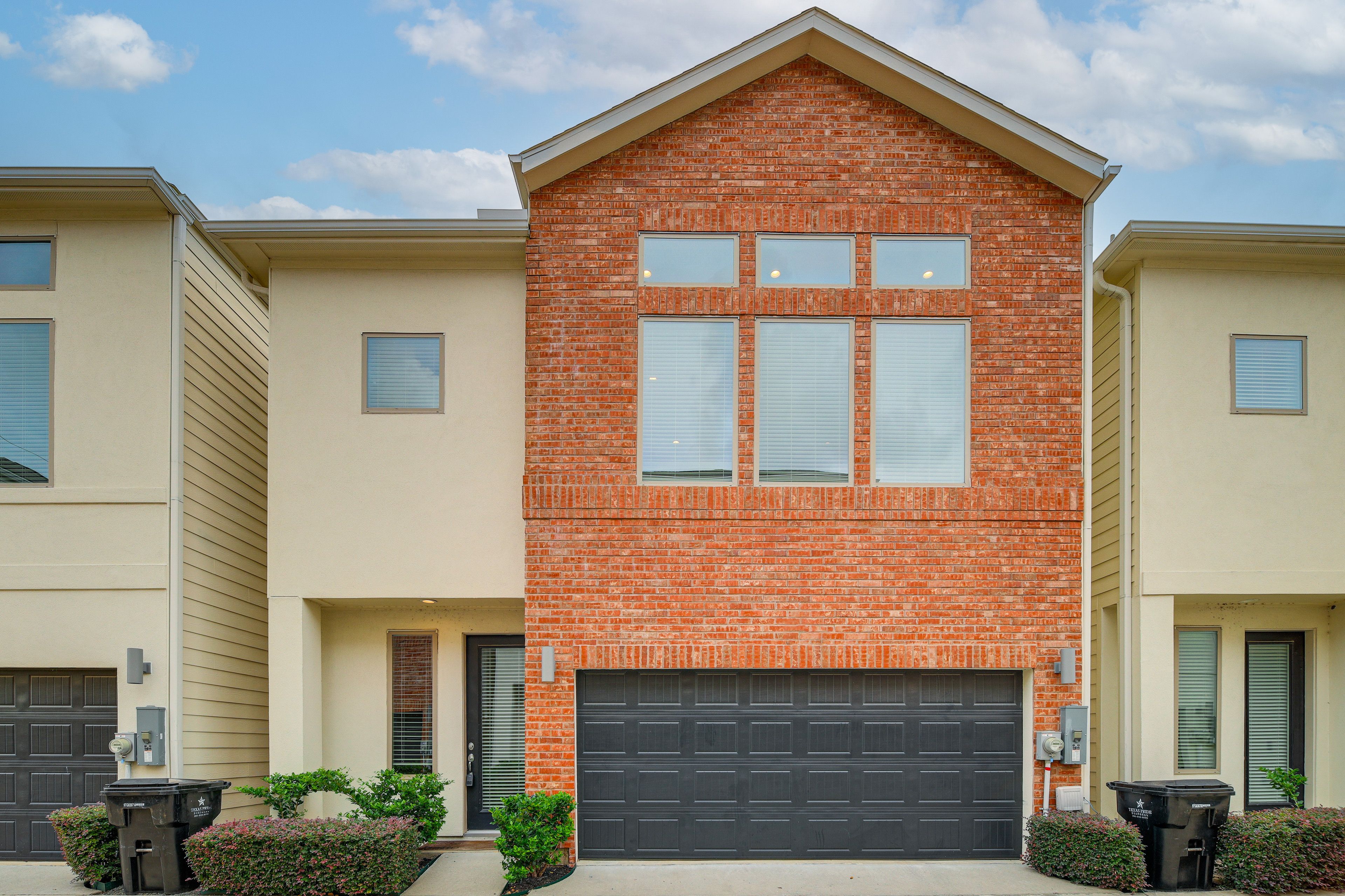 Houston Vacation Rental | 3BR | 2.5BA | 1,562 Sq Ft | Stairs Required