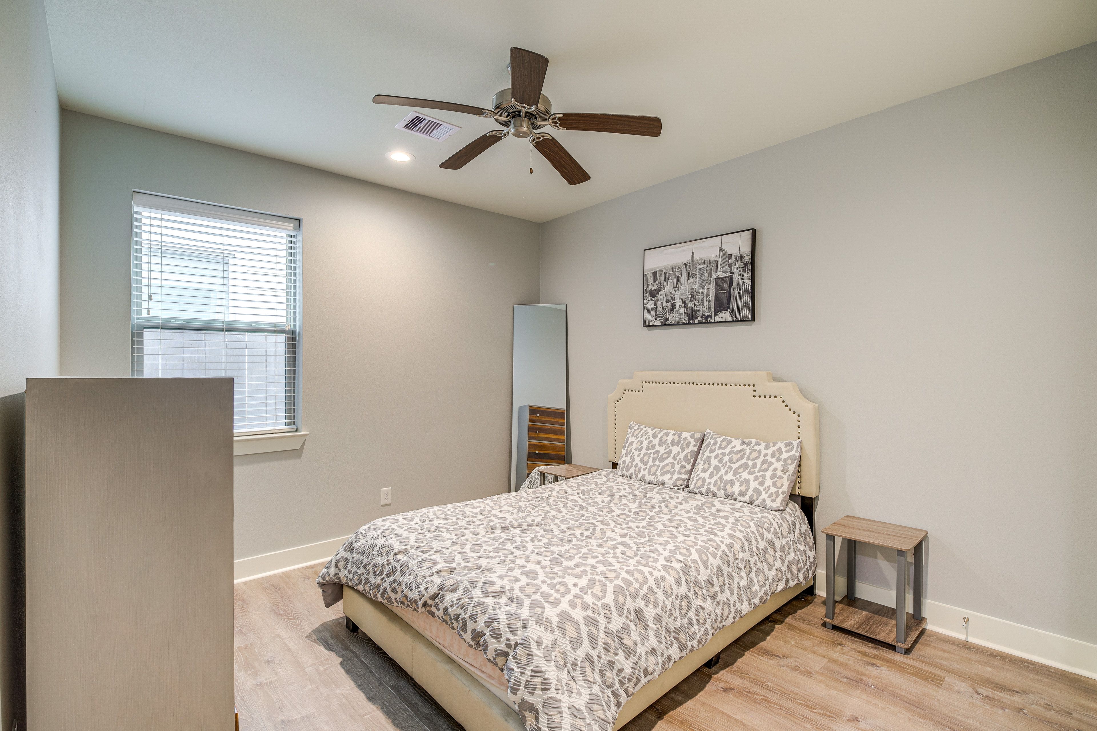Bedroom 2 | Queen Bed | 1st Floor
