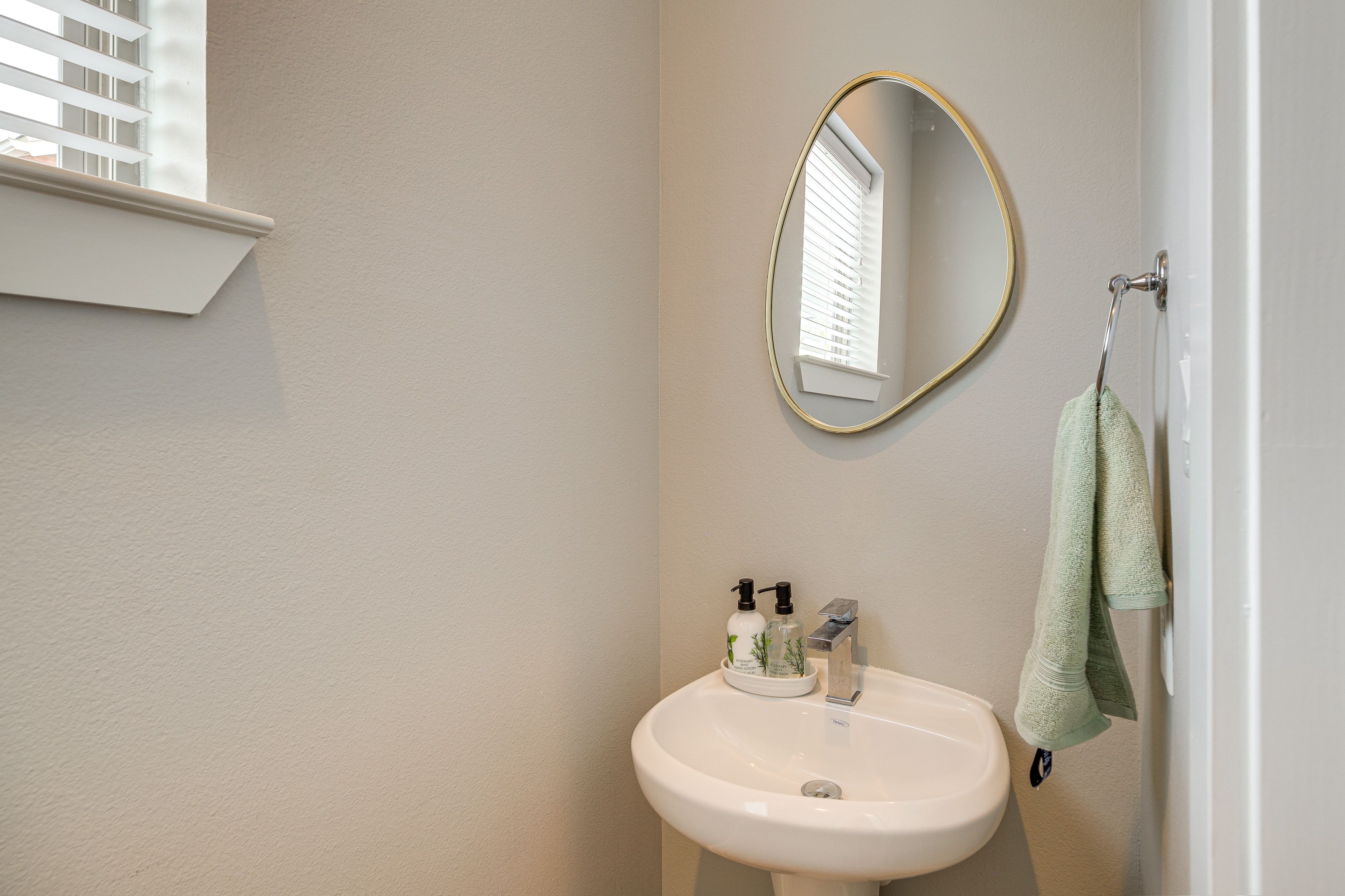 Half Bathroom | 2nd Floor