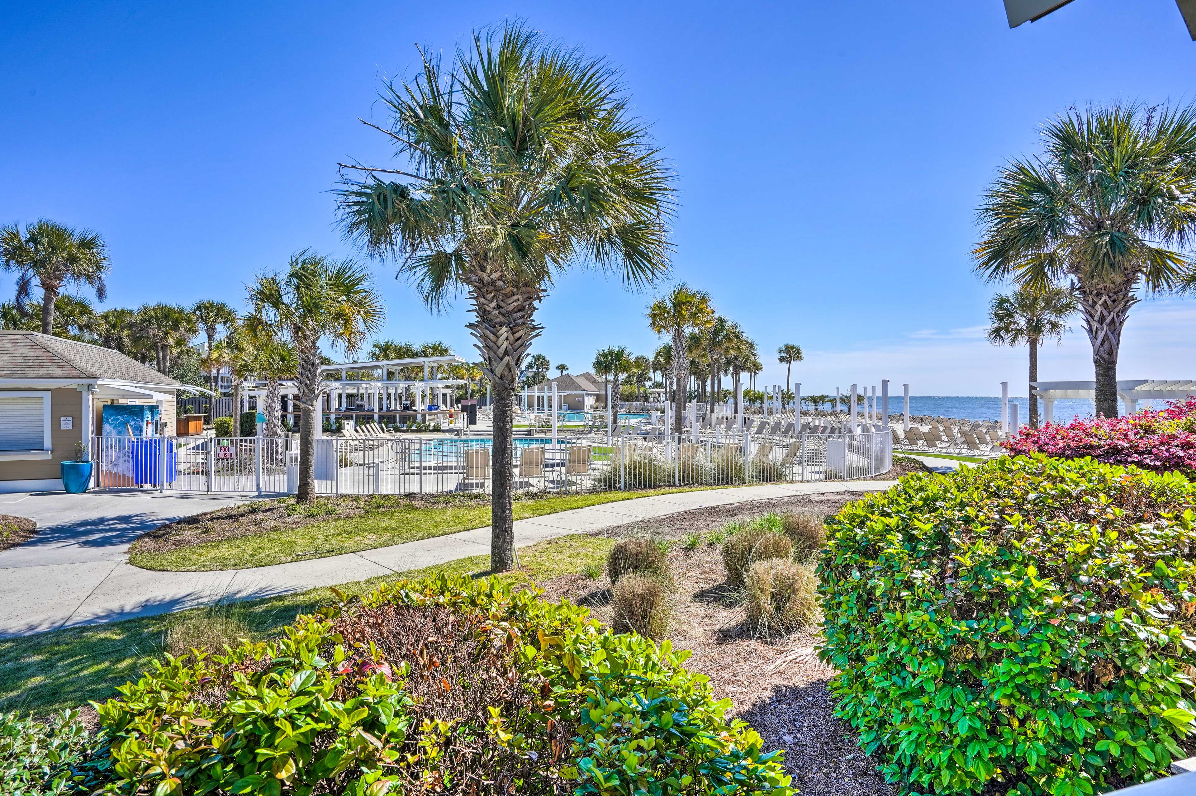 High Hammock Villas | Community Amenities | Outdoor Pools | Beach Club