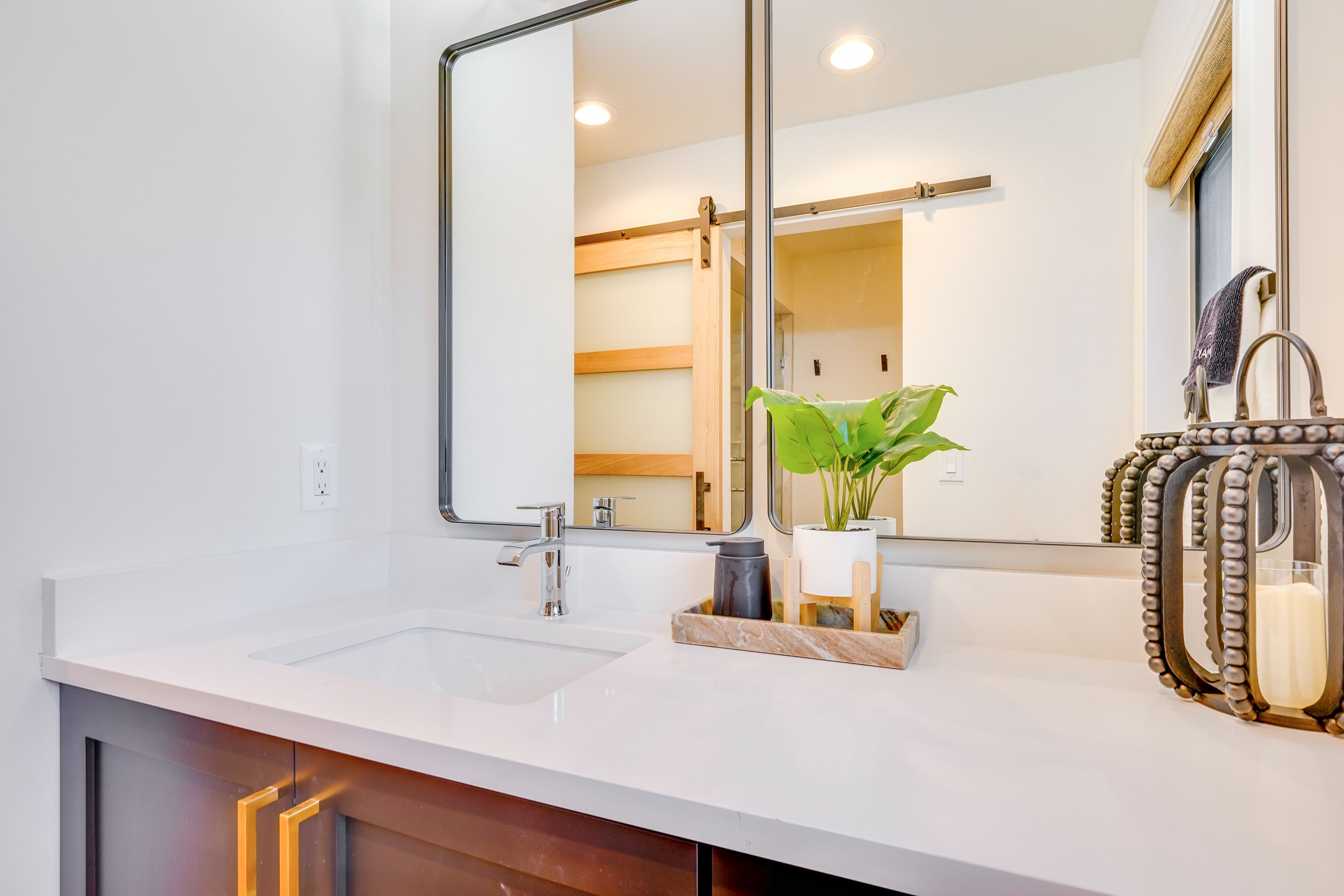 Full Bathroom | Complimentary Toiletries